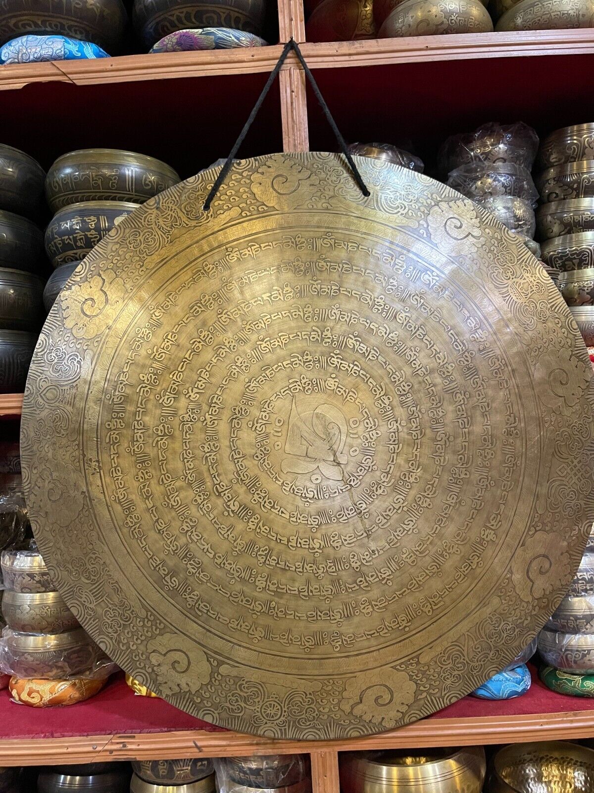 24 inches Om Mani Tibetan Mantra Carving Gong Nepal Temple gong Meditation