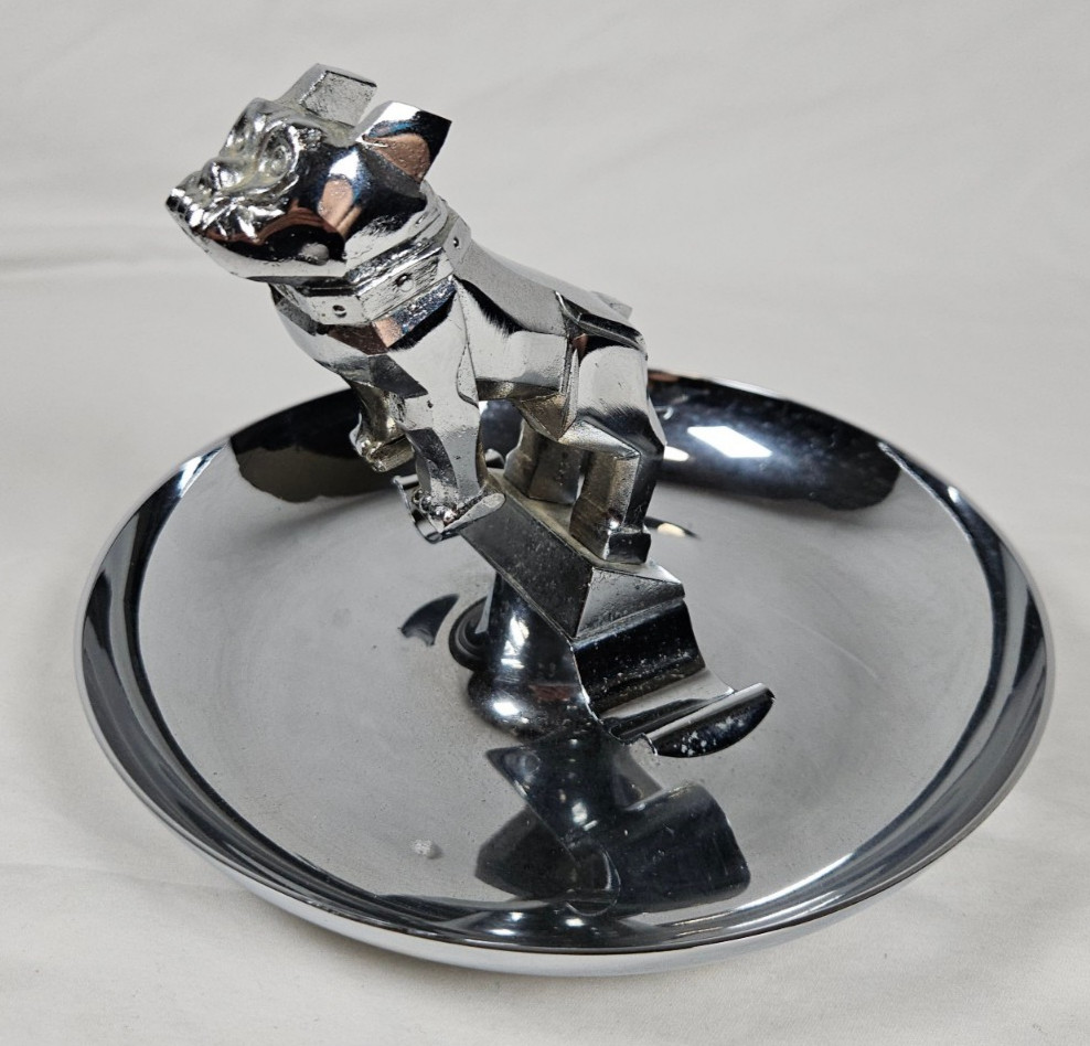 MACK TRUCK BULLDOG Chrome Cigar Ash Tray Central Die Casting & Mfg. Vintage