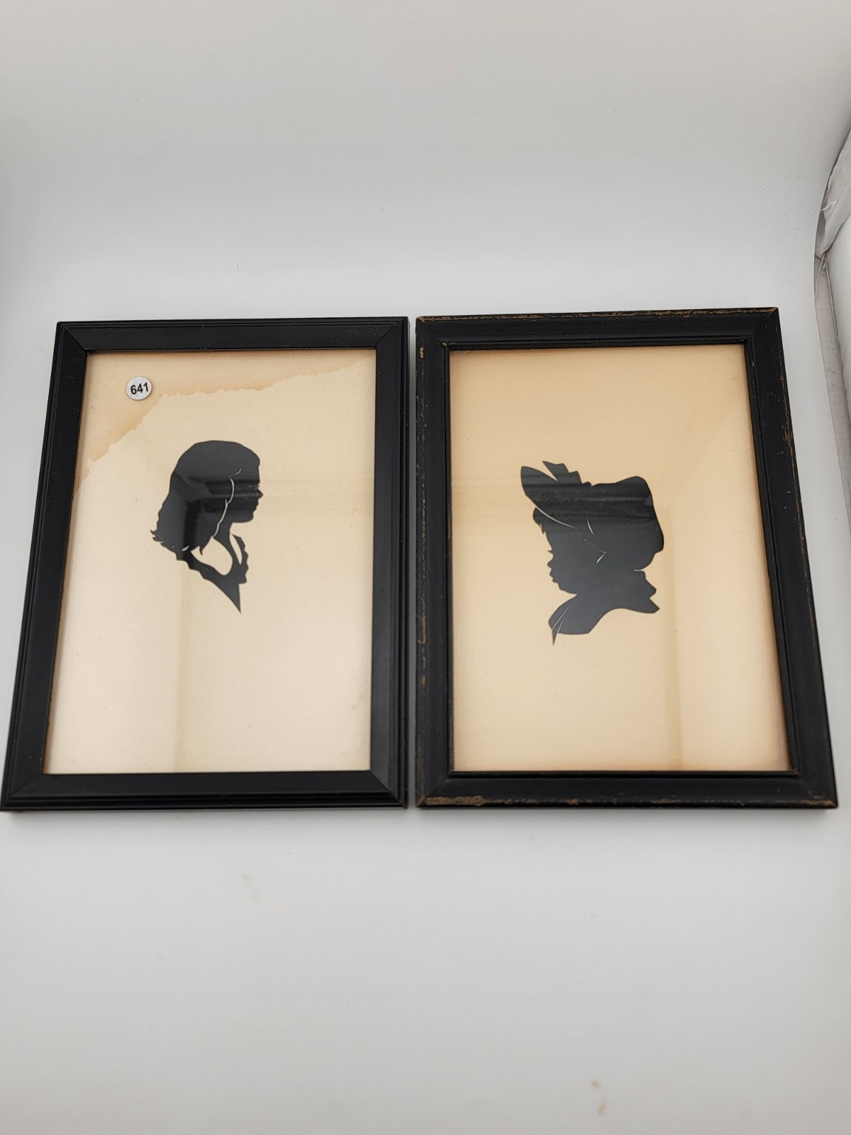 Rare Antique C 1920\'S Pair Of Portrait Silhouette Of 2 Ladies In Black Frame. 