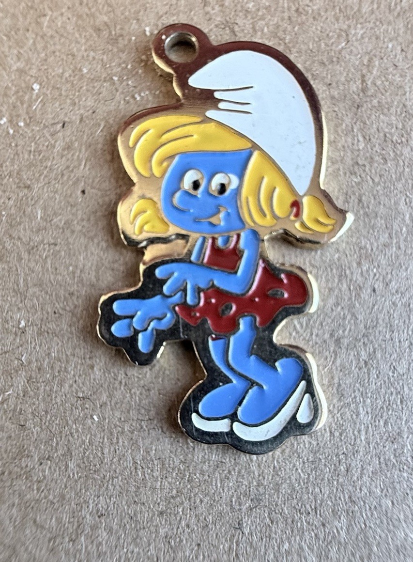 The Smurfs SMURFETTE Goldtone Metal & Enamel Charm Pendent 1980’s
