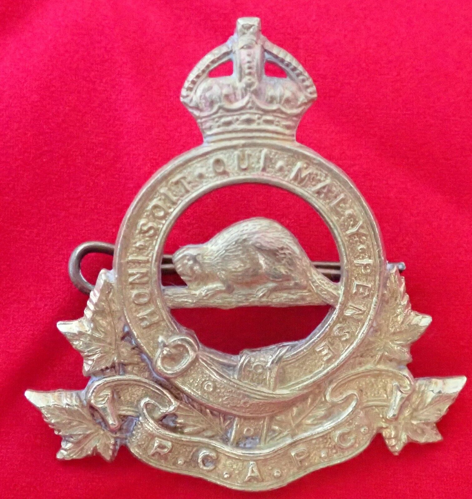 ROYAL CANADIAN ARMY CAP BADGE~ROYAL CANADIAN ARMY PAY CORPS~R.C.A.P.C.~WW II