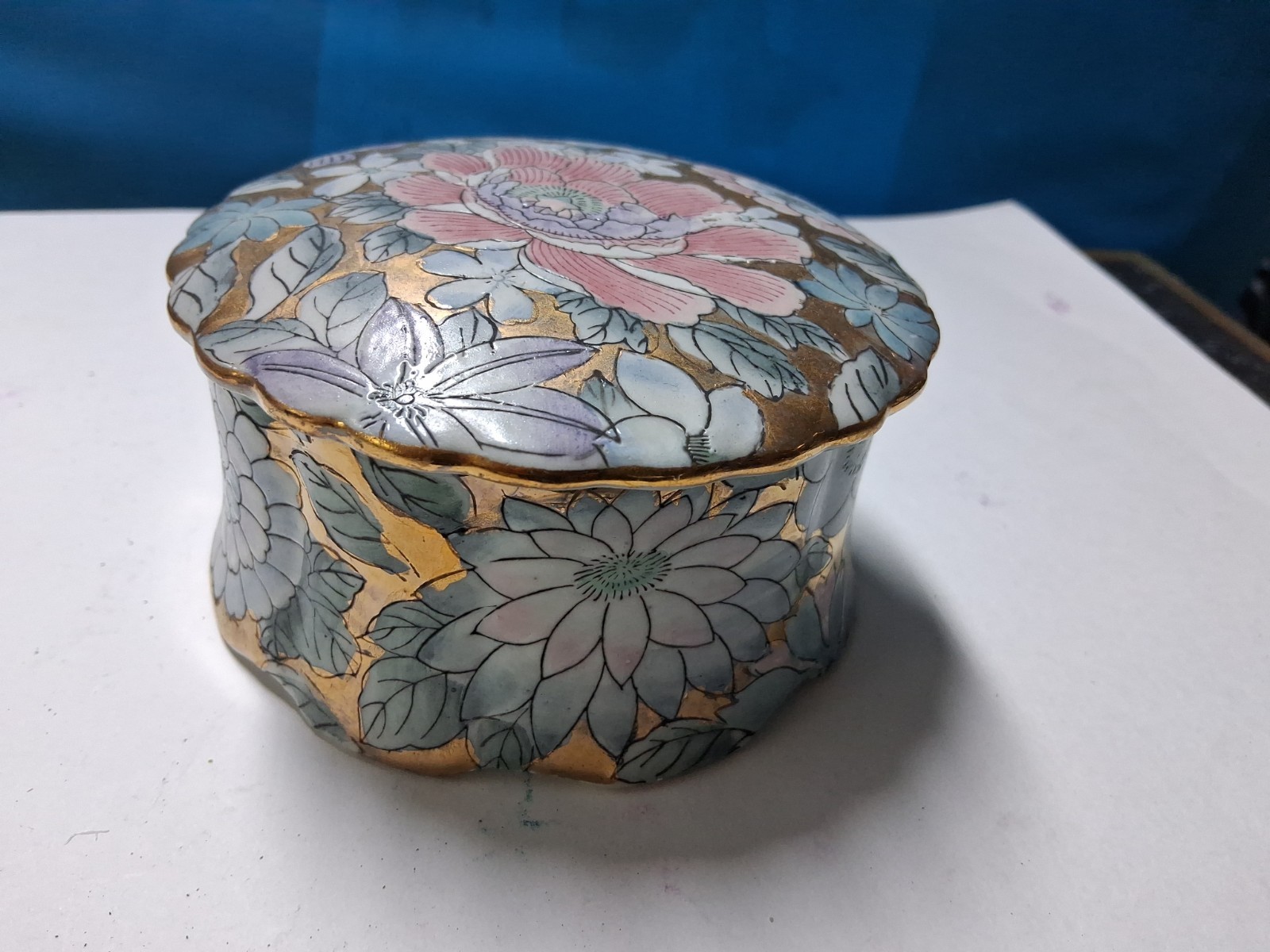 Vintage Toyo Floral Design Lidded Ceramic Trinket Dish Vintage Toyo Floral Design Lidded Ceramic Trinket Dish