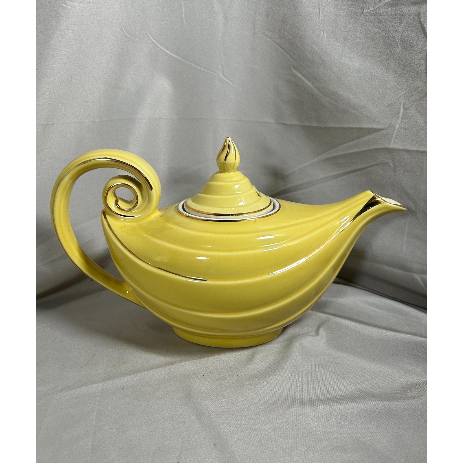 Hall China Aladdin Teapot and Round Lid — Yellow with Gold Trim — 6 Cup