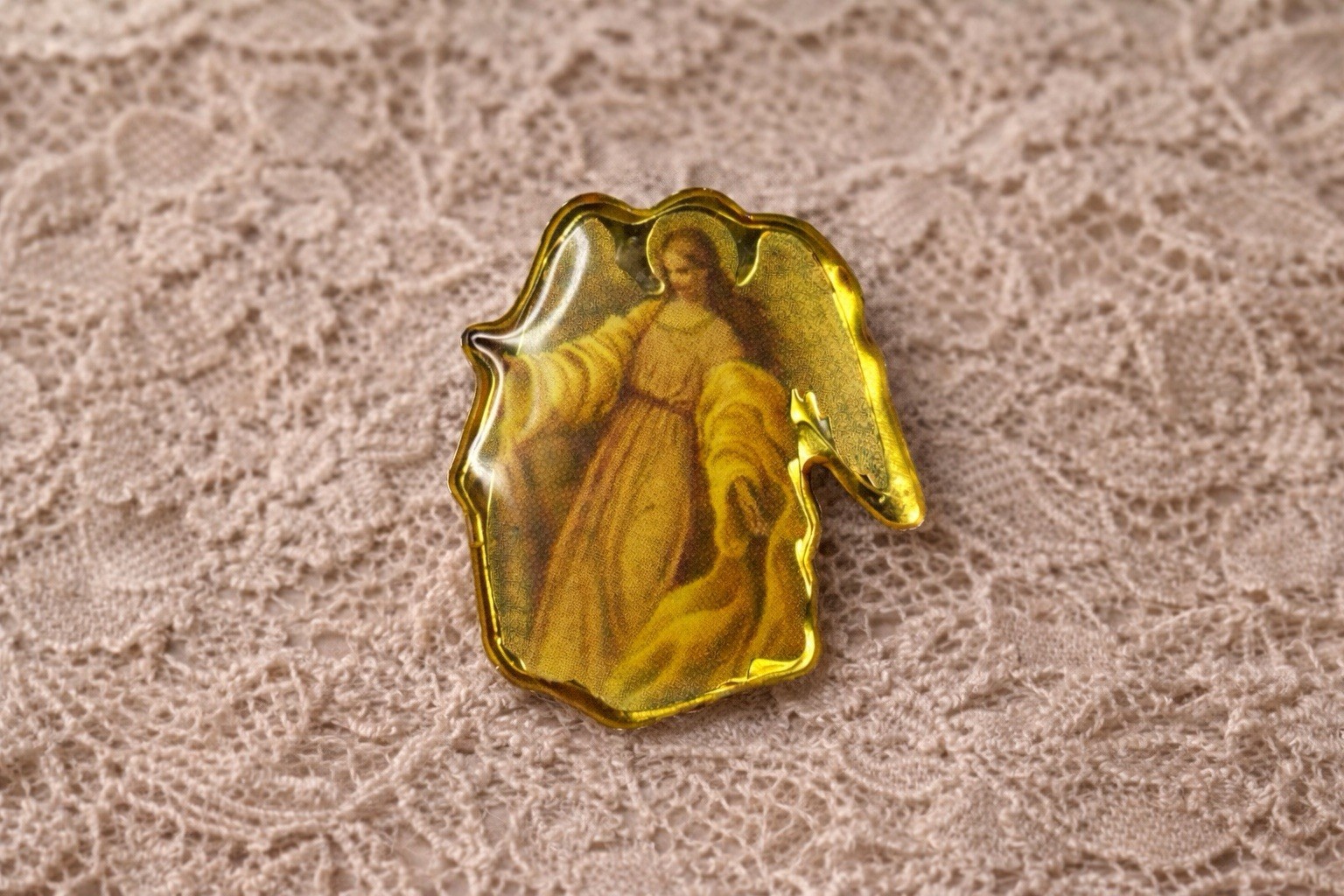Vintage Divine Mercy Jesus Pin | Catholic Faith Devotional Gold-Tone Brooch