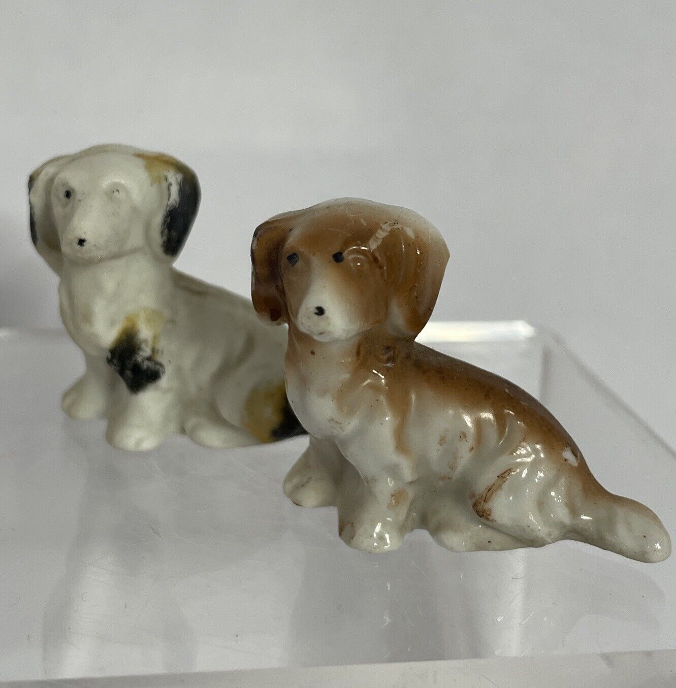 Miniature Black White Brown Pair Of Weiner Dog Dachshund Figurines Made In Japan