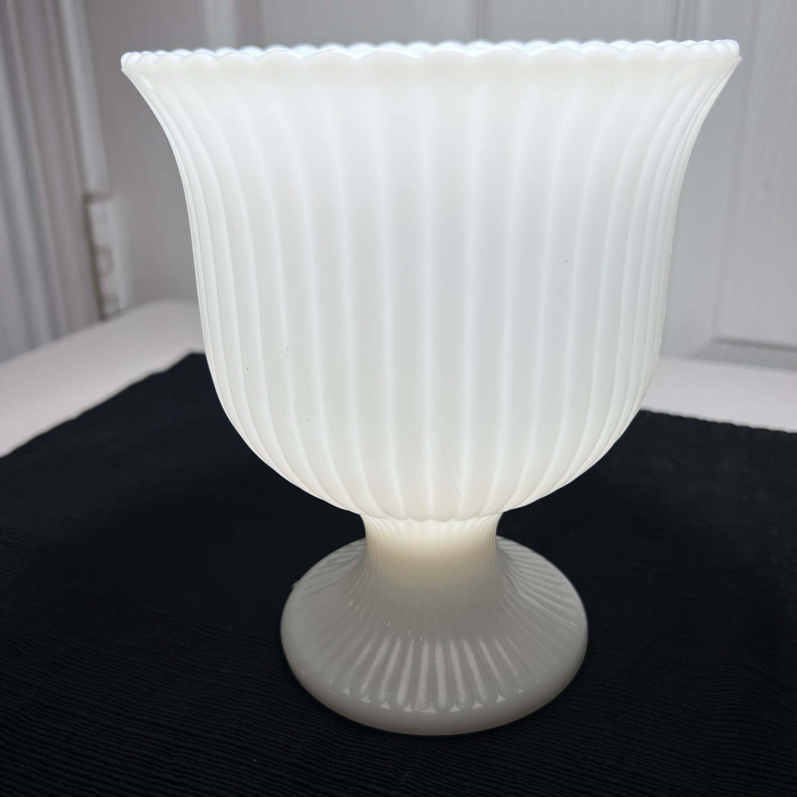 Vintage E.O. Brody Co. Ribbed Milk Glass Pedestal Vase M3000 6.75”