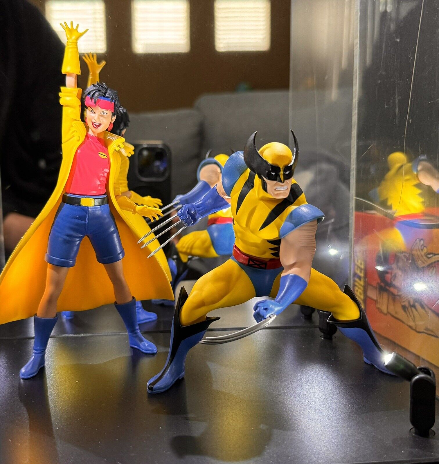 Kotobukiya Marvel Universe  X-Men '92 ArtFX Wolverine & Jubilee Two Pack