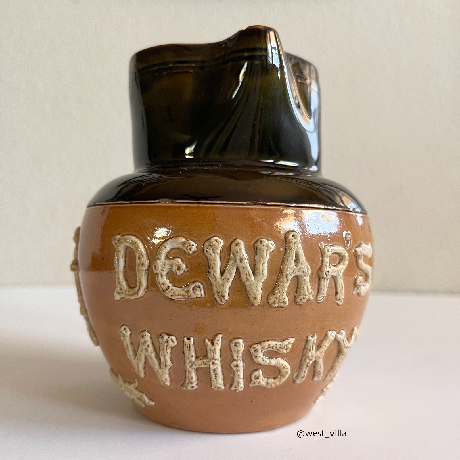 Dewars Whisky Vintage Royal Doulton 5\