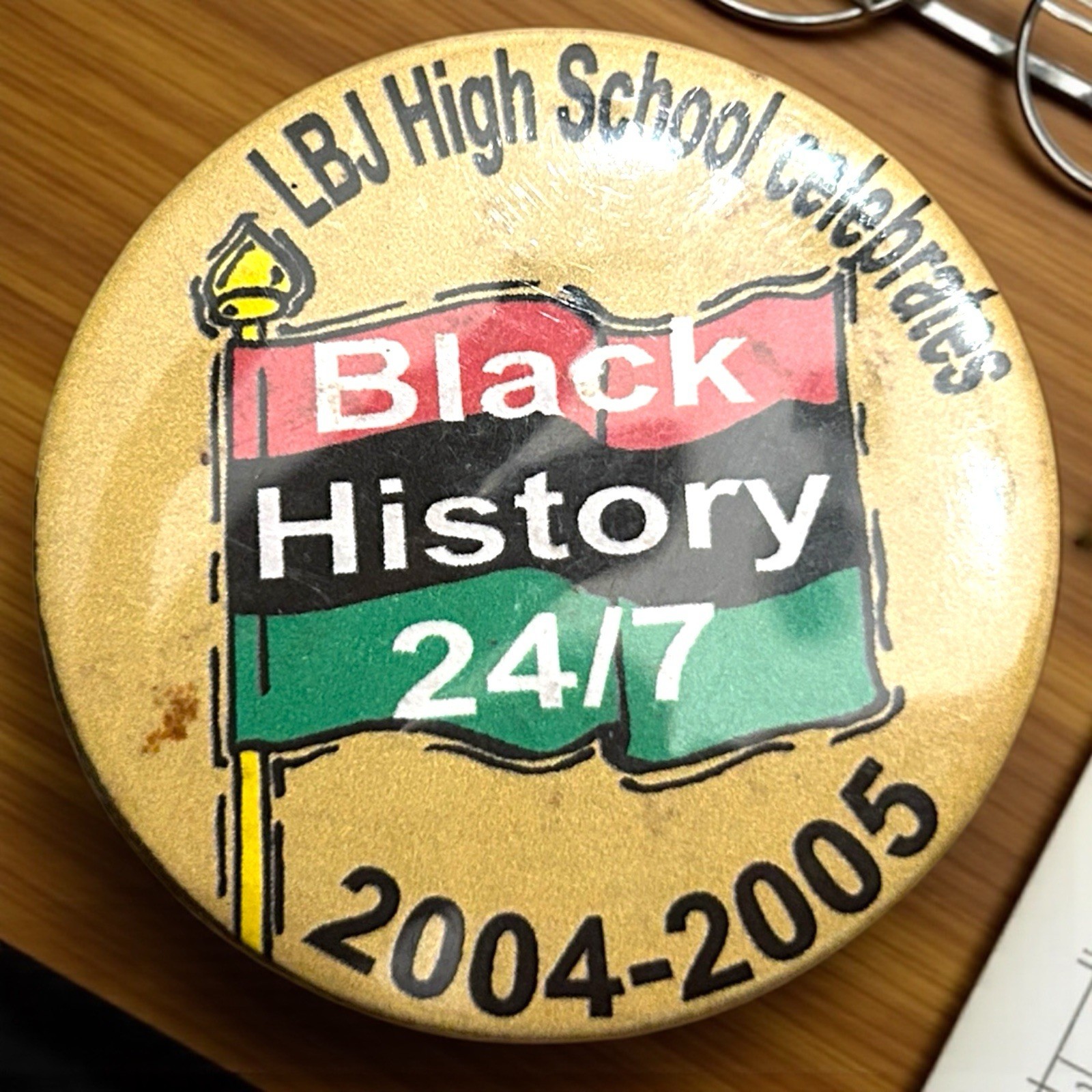 VTG Black History Peace Pin Button Small Celebrates Memorabilia 2004-2005