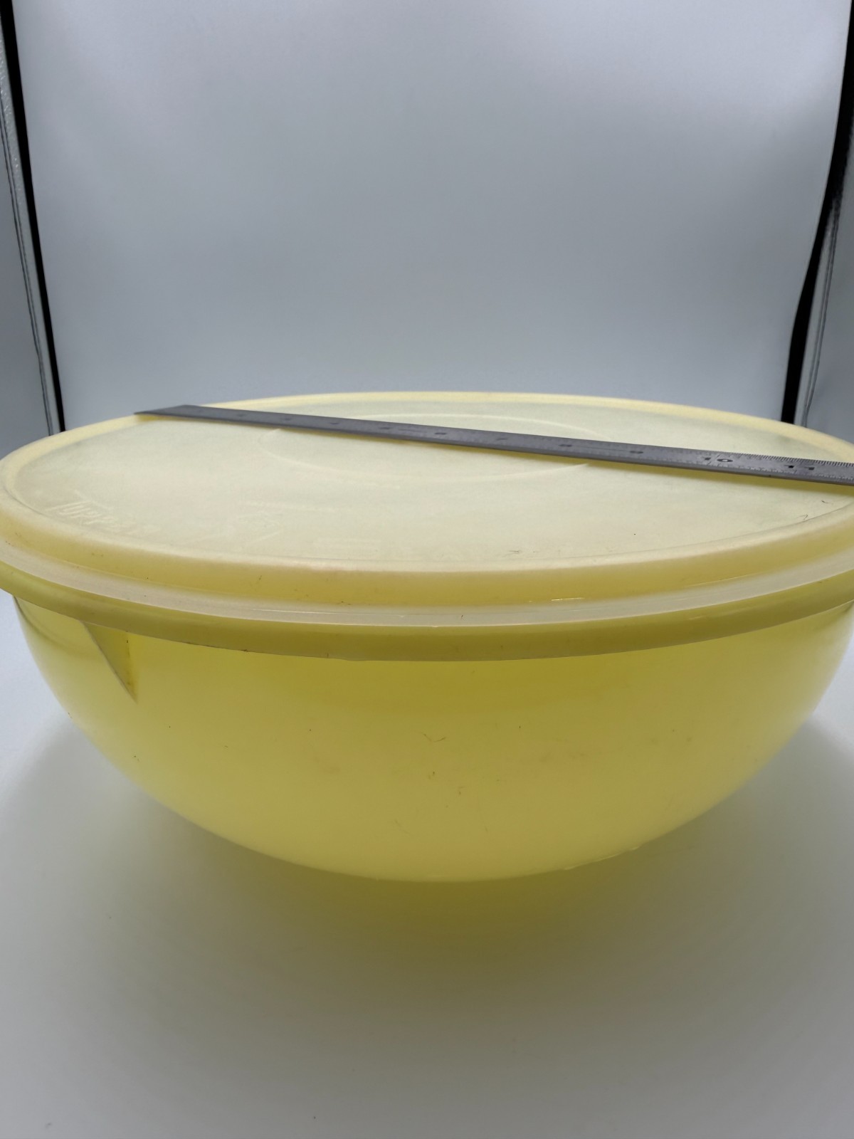 Vintage Tupperware Bowl 12” Yellow Fix-N-Mix 274-5 w/ Clear Lid 224-9 Storage