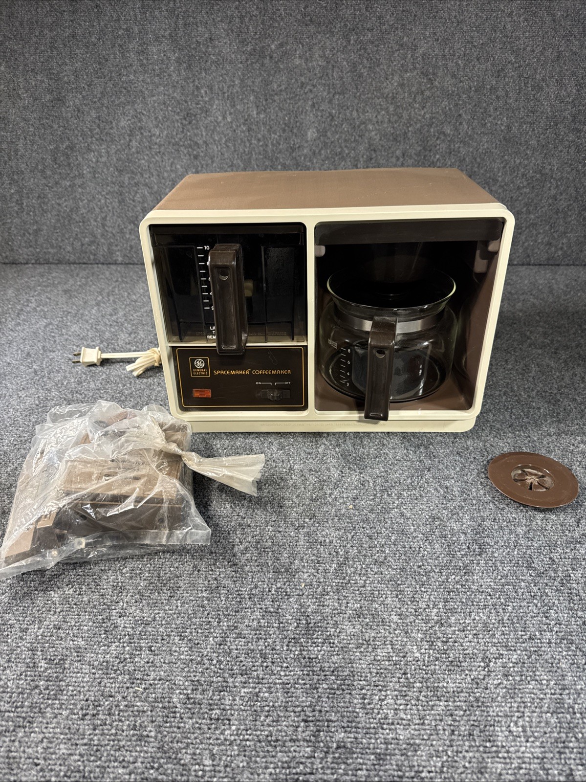 Vintage GE General Electric Spacemaker 10 Cup Coffee Maker W/ Mounting Hardwear
