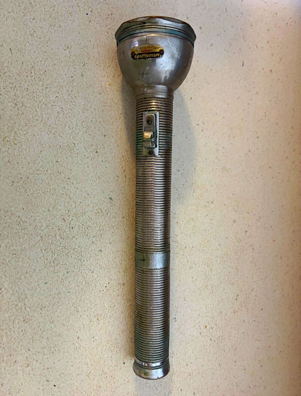 Rayovac Sportsman Vintage Metal Flashlight Silver Tone Metal Body