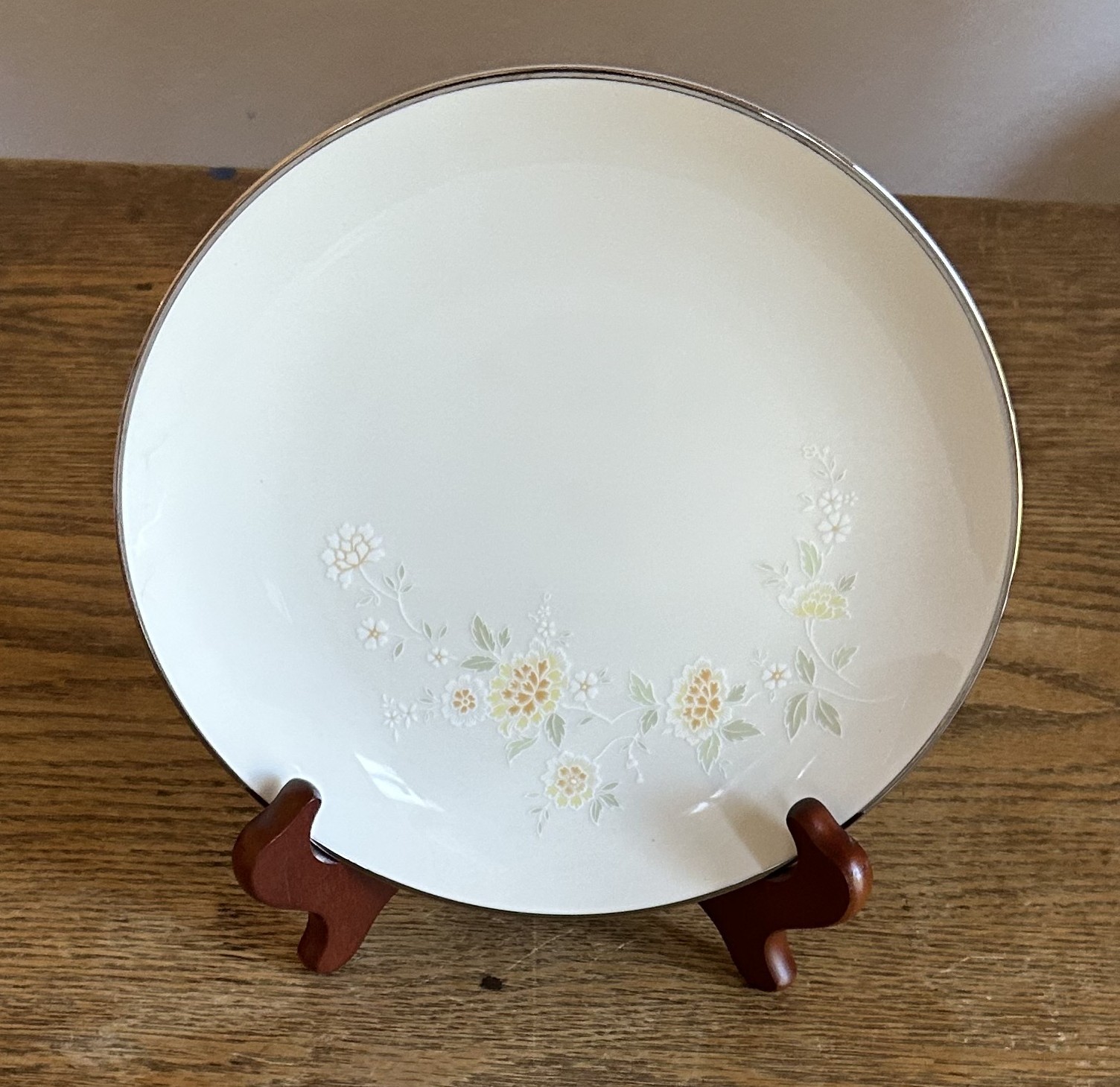 Noritake Miyako Ivory China Set of 6 Salad/Luncheon Plates 8” Floral Japan 7566