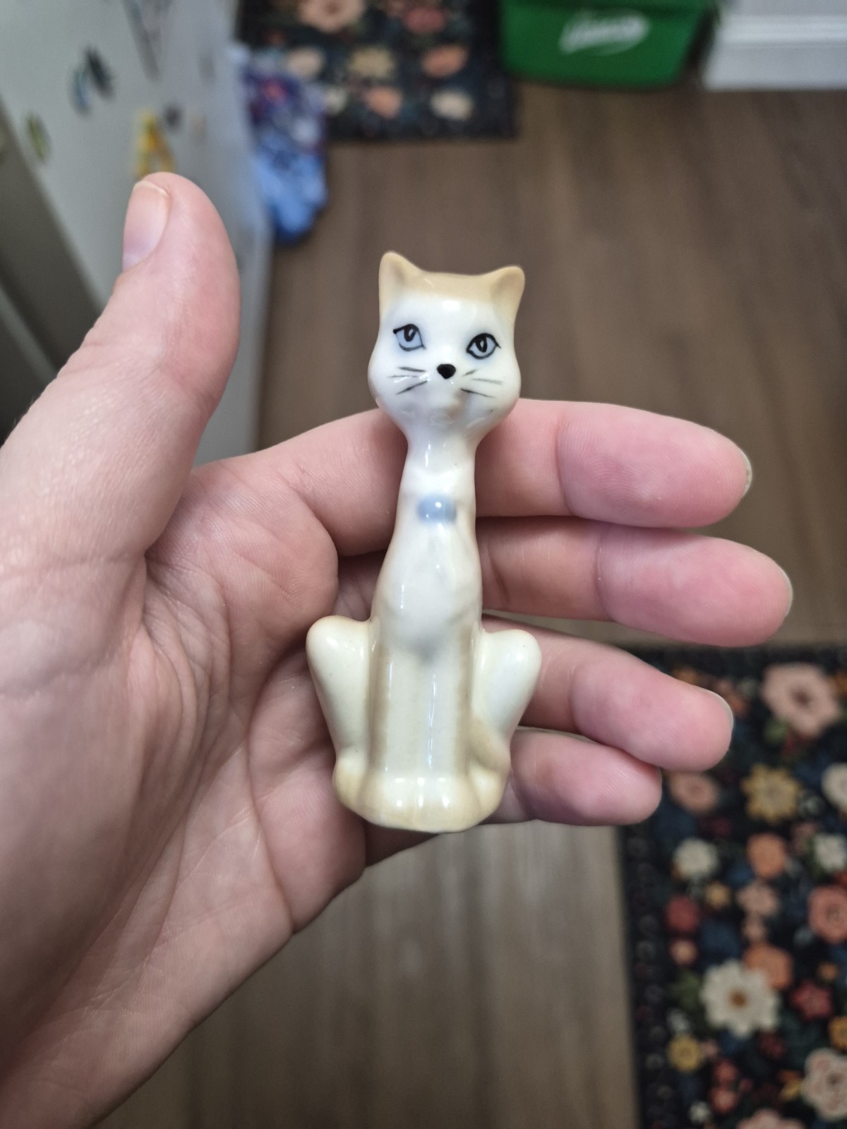 Vintage SZEILER Cat Whiskered Bow Tie Elongated Neck England 