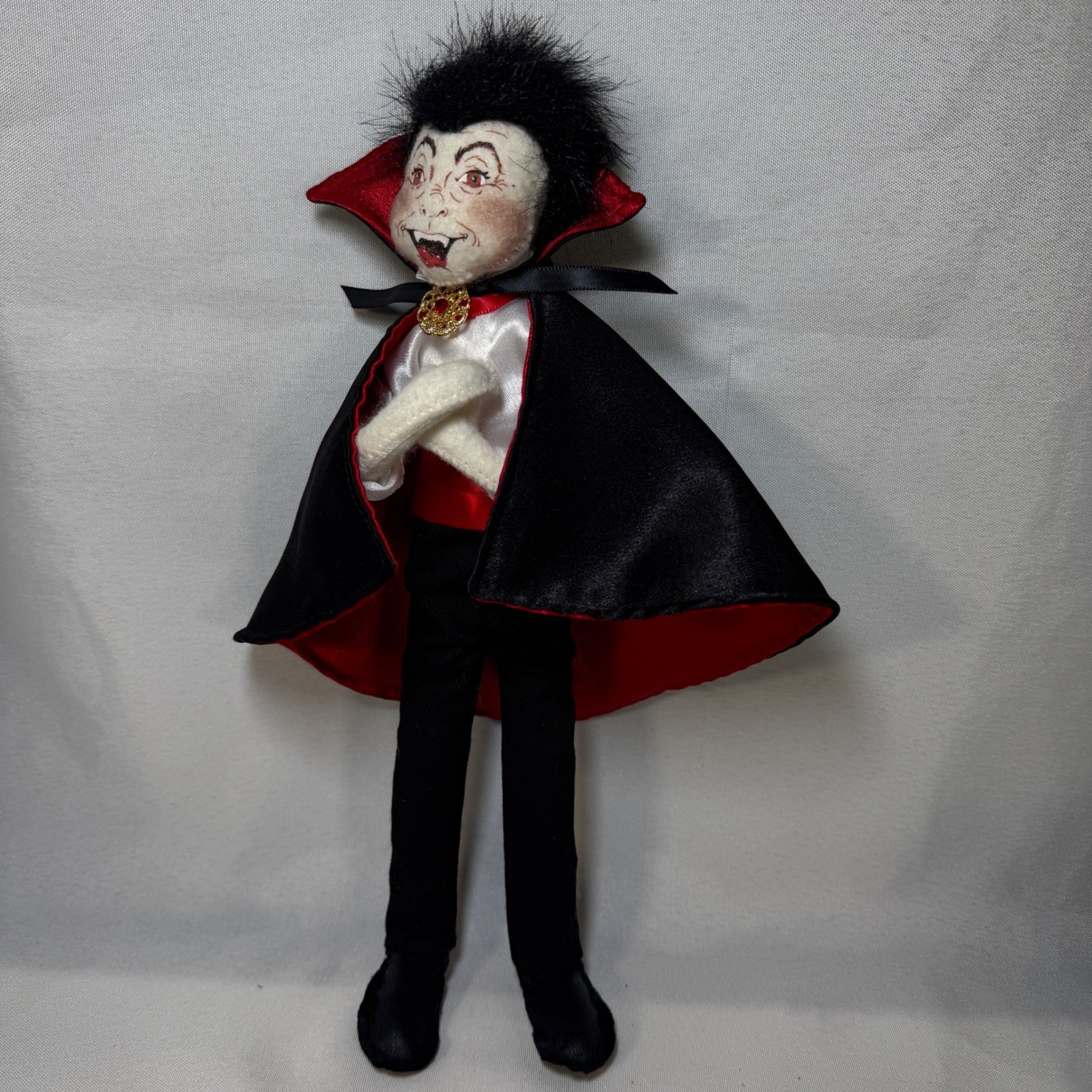 Annalee Mobilitee 2004 Halloween Vampire Doll Black Red Satin Rare 11\