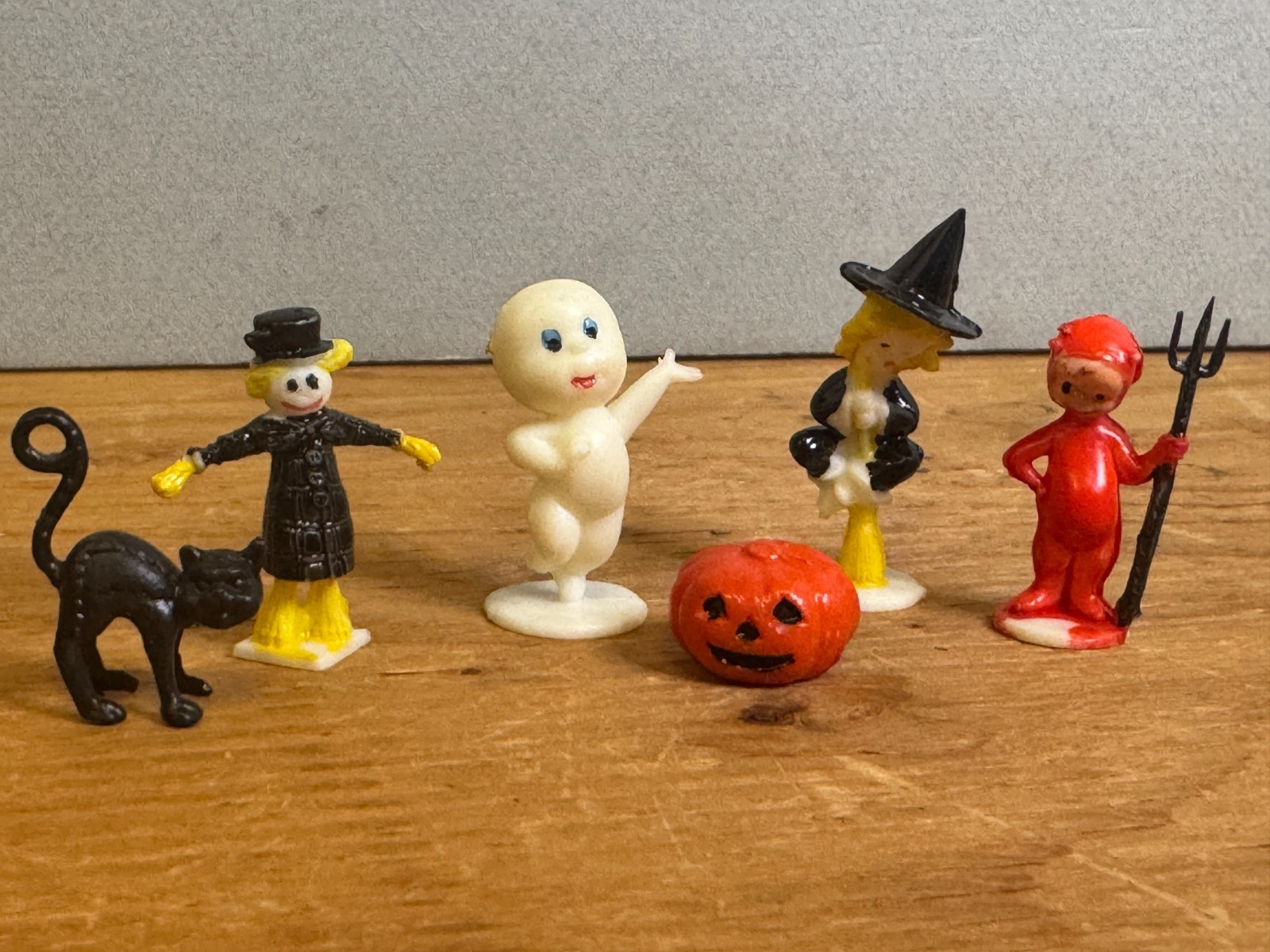 Vtg SSCO 6 Halloween Mini Cake Toppers Ghost Devil Witch Pumpkin Cat Scarecrow