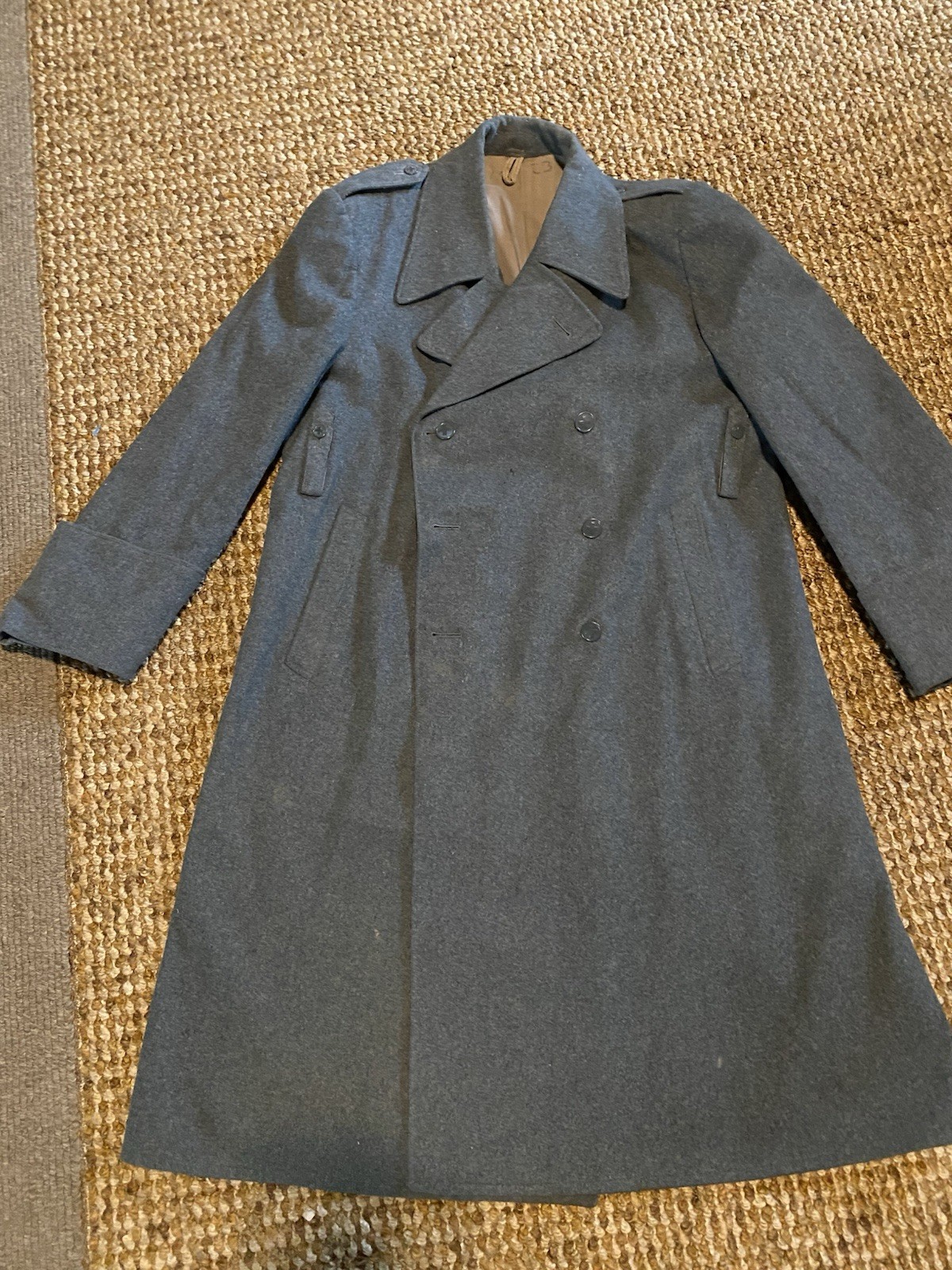 Men's Green Heavy Wool Military Issue WWll Red Cross Coat Long Vintage VGC Men's Green Heavy Wool Military Issue WWll Red Cross Coat Long Vintage VGC