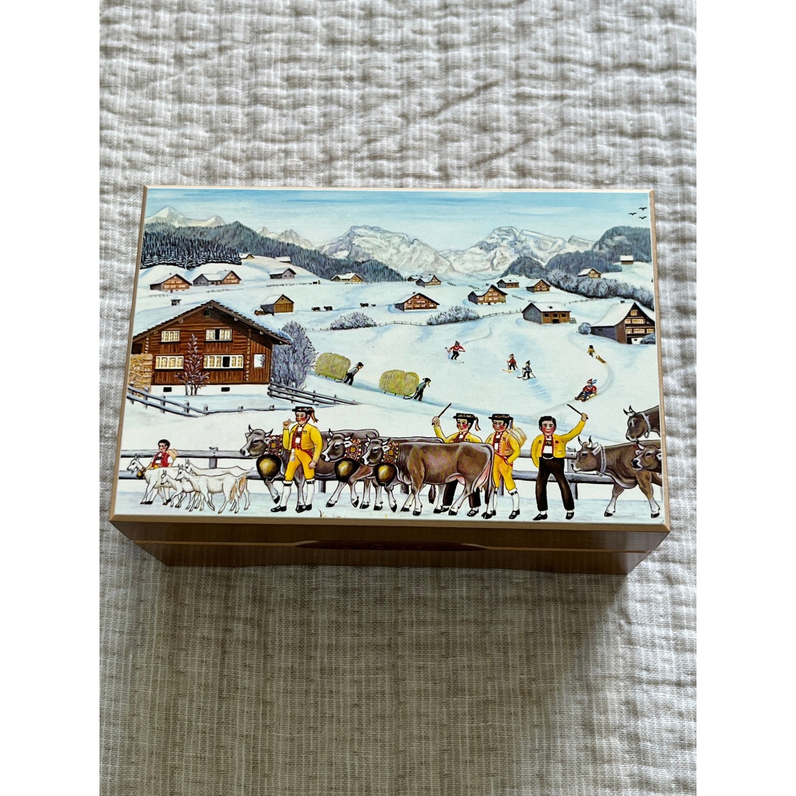 Jobin of Switzerland Wooden Music Box Swiss Alpine Winter Scene Min Vater isch