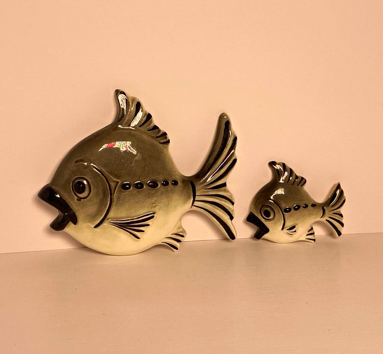 Ceramic Fish Wall Plaque Set of 2, Large & Small, Gray/White/Black MGM 1950s Ceramic Fish Wall Plaque Set of 2, Large & Small, Gray/White/Black MGM 1950s