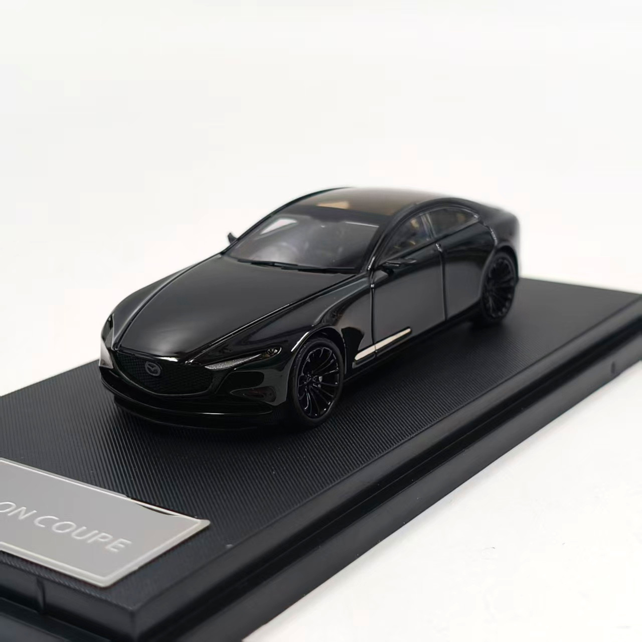 1:64 Vision Coupe Concept – Diecast Alloy Collectible Display Model