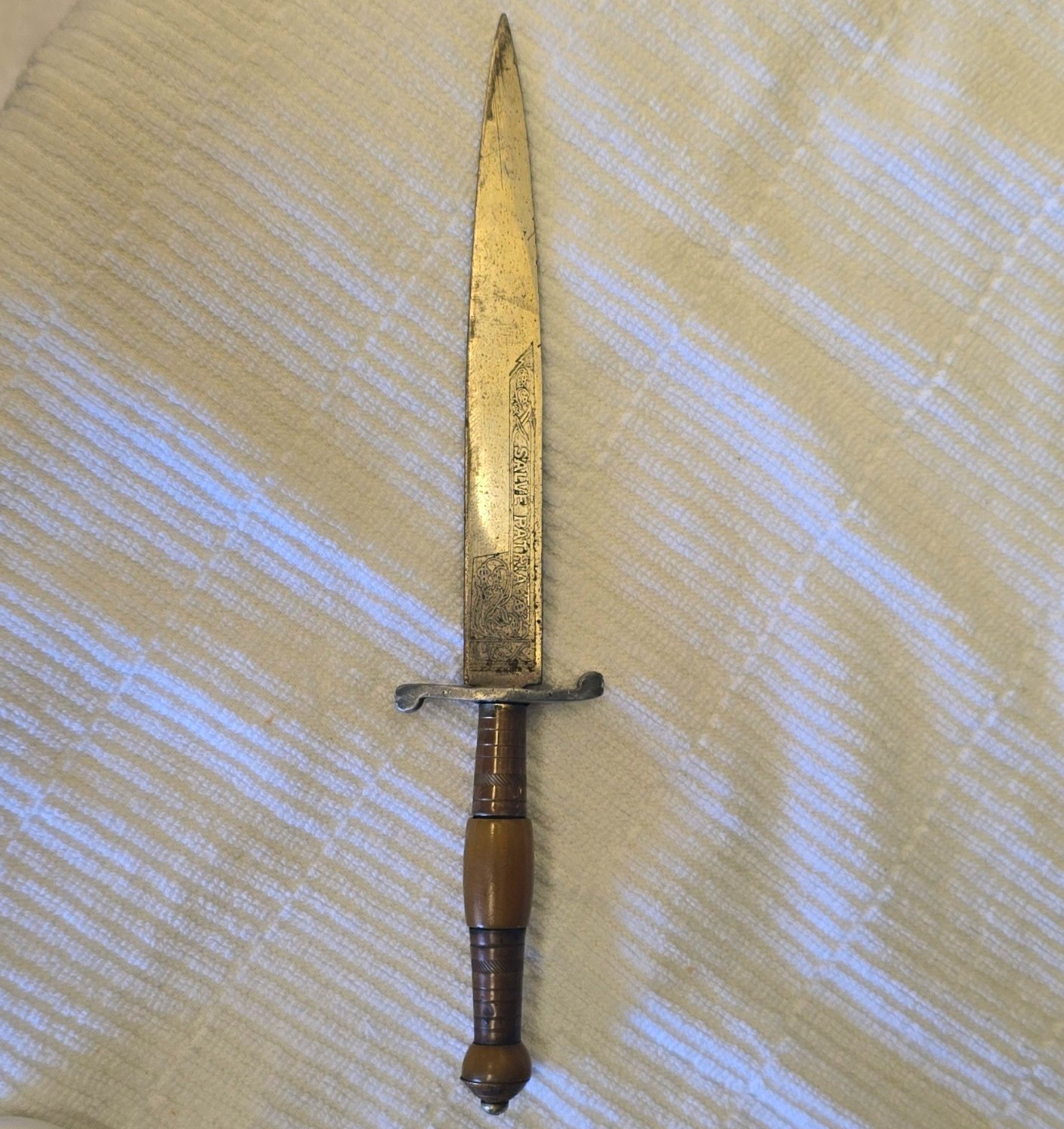 Double Edge Dagger Knife Etched Steel Blade “SALUS PATRIA” Wood Handle