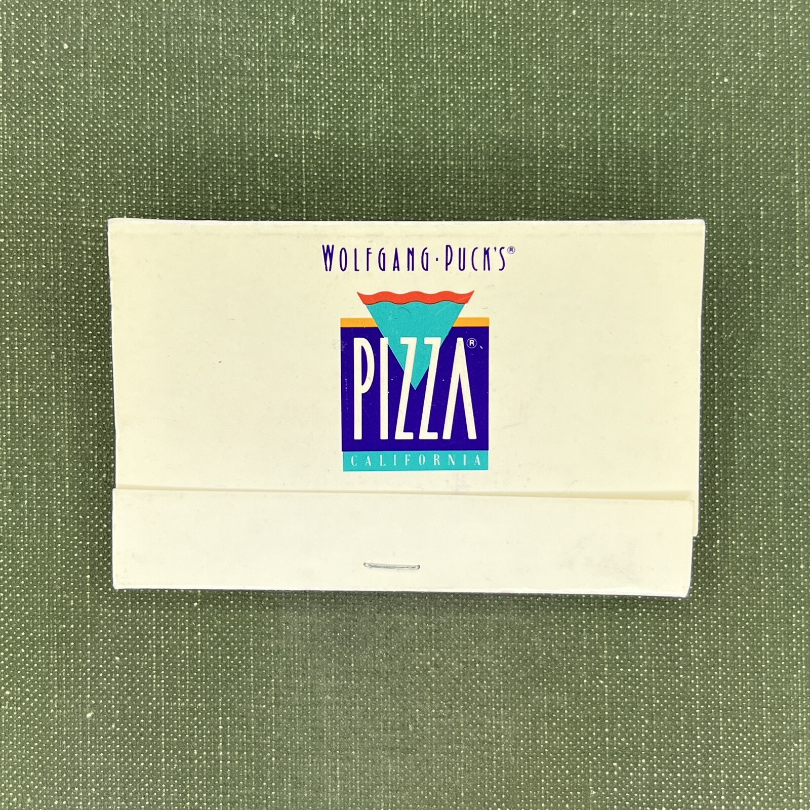 Wolfgang Puck’s Pizza Universal City California Rare Vintage Matchbook Unstruck