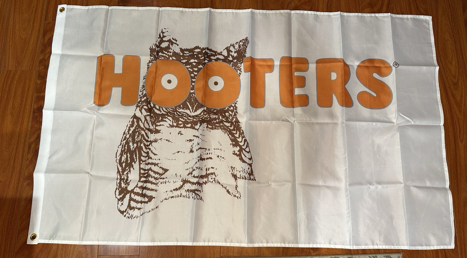Hooters Restaurant Bar Wings 3x5 Feet Flag Banner Fan Gift Advertisement