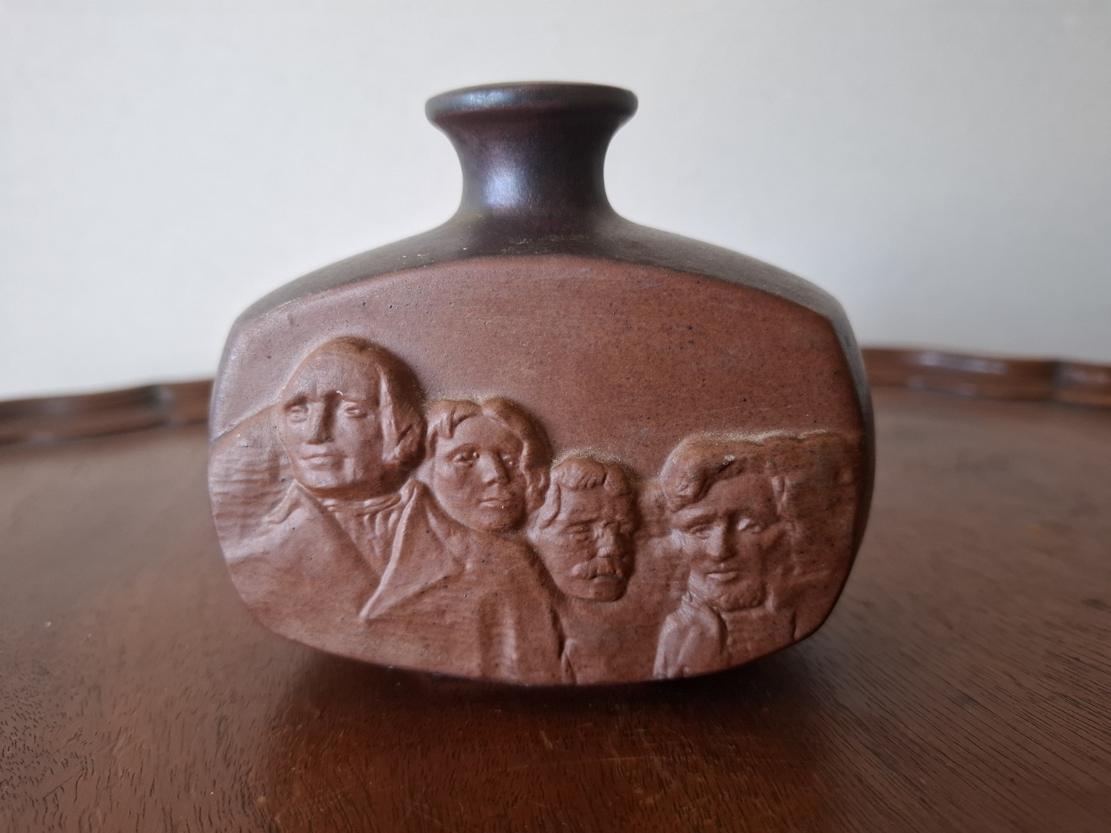 Vtg Design West Mount Rushmore Pottery Vase Flask 1976 Bicentennial Stoneware