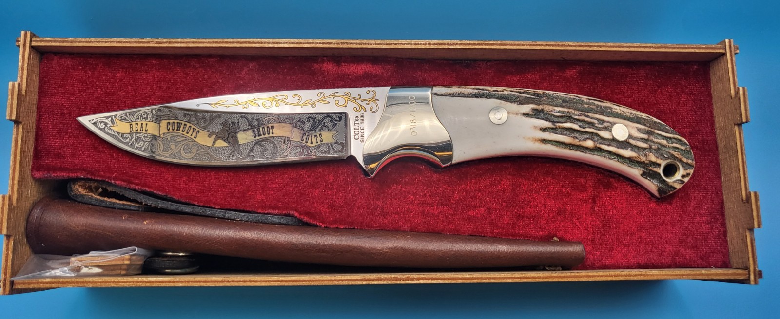 Colt Signature Series Custom Hunter Knife CT35 NIB Complete 1999 Set COA Receipt Colt Signature Series Custom Hunter Knife CT35 NIB Complete 1999 Set COA Receipt
