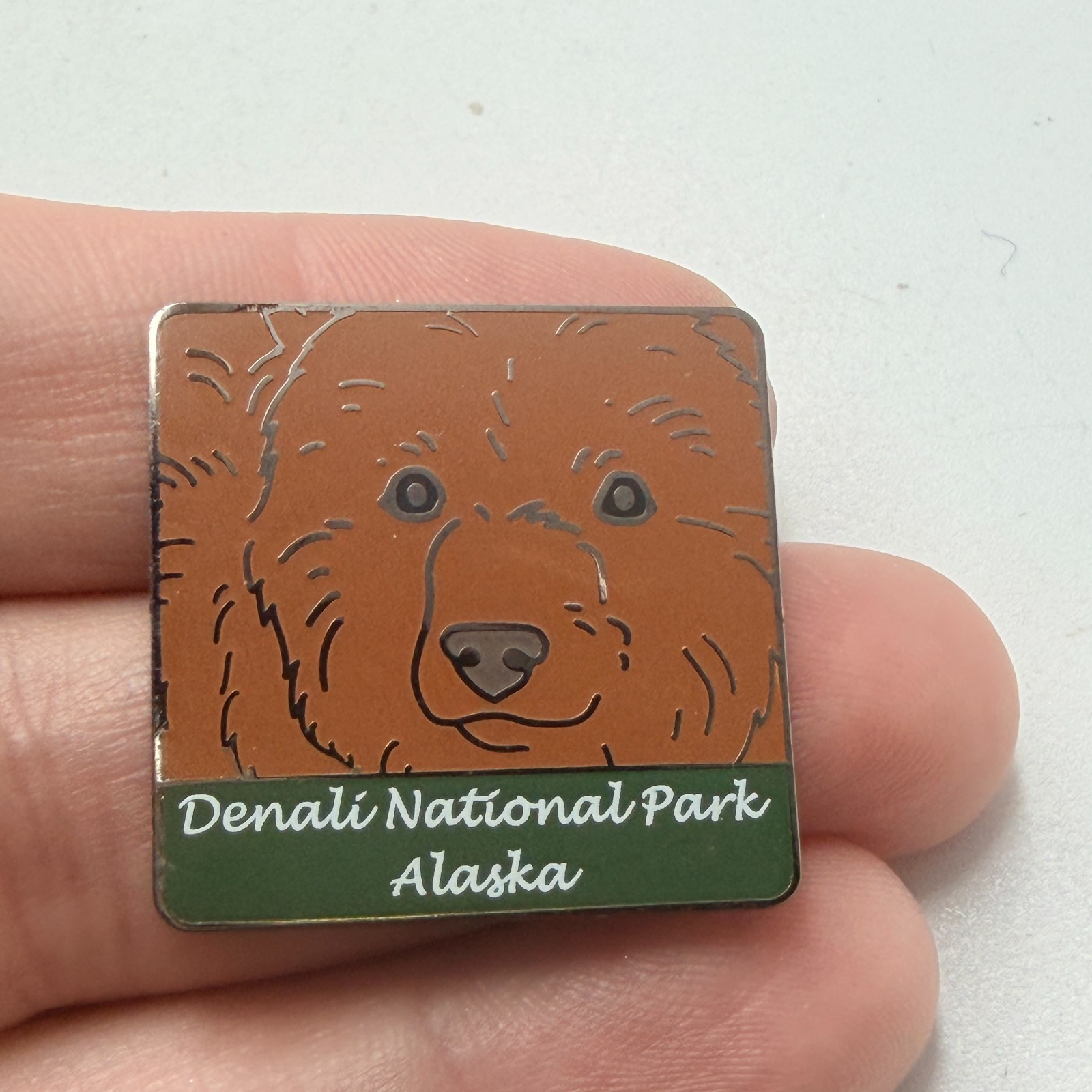 Denali National Park Alaska Lapel Pin Grizzly Bear Wildlife Souvenir Denali National Park Alaska Lapel Pin Grizzly Bear Wildlife Souvenir