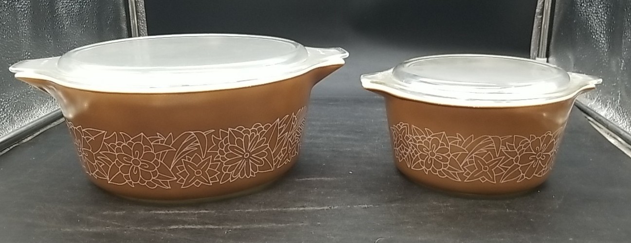 Pyrex Woodland Covered Casserole Dishes w/Glass Lid lot (2) 475 2.5L & 473 1L