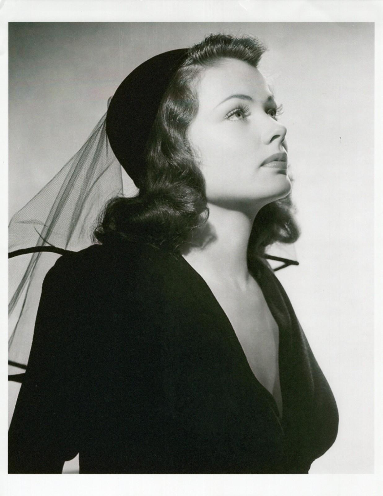 Hollywood GENE TIERNEY STUNNING PORTRAIT STYLISH POSE  1940s ORIG PHOTO 907