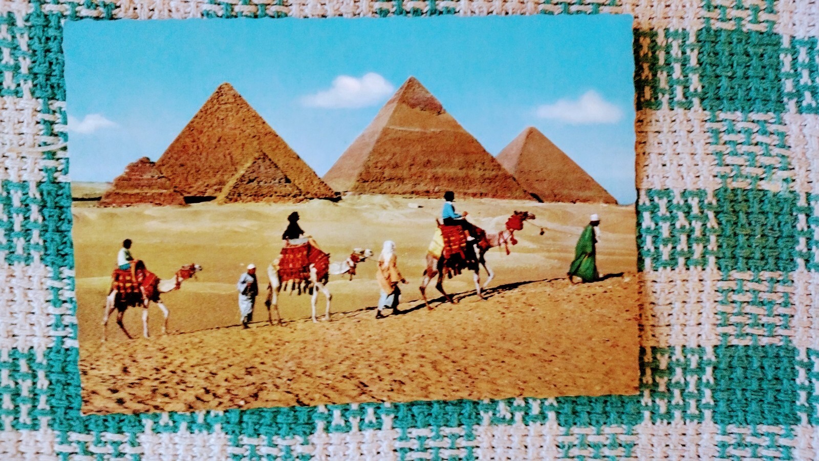 VINTAGE POST CARD TOURISTS near PYRAMIDS OF GIZZA A.R.EGYPT