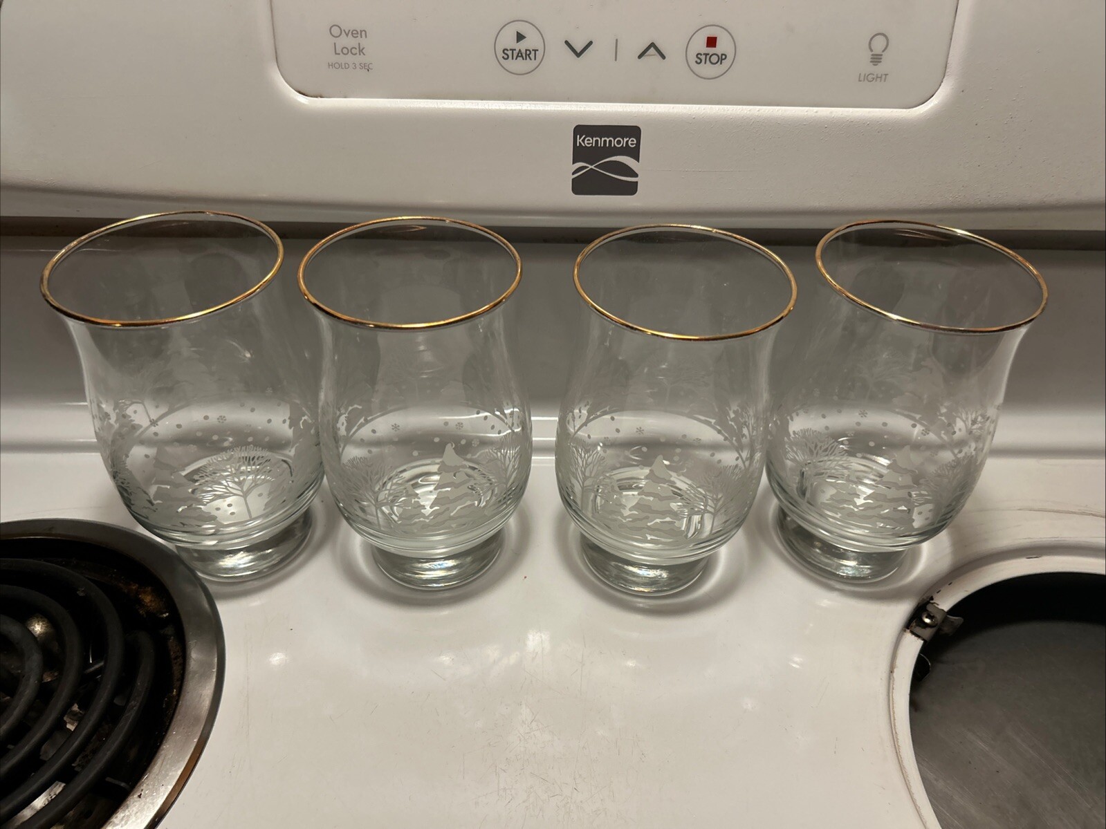 4 Vintage Winter Arby’s Christmas Glasses Clear w/ White Etched Snow 16 Oz READ