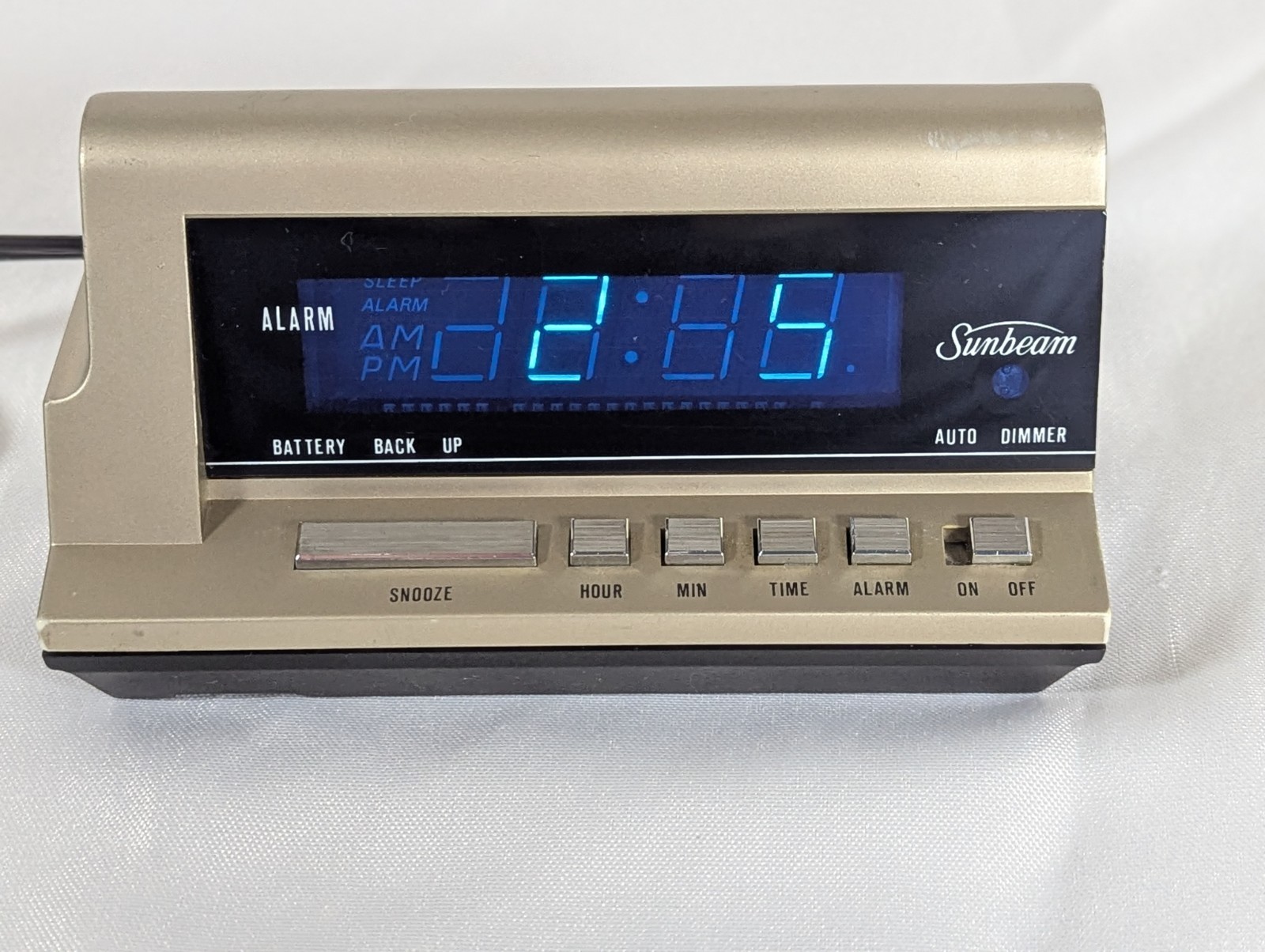 Vintage Sunbeam Alarm Clock Model 887-17B
