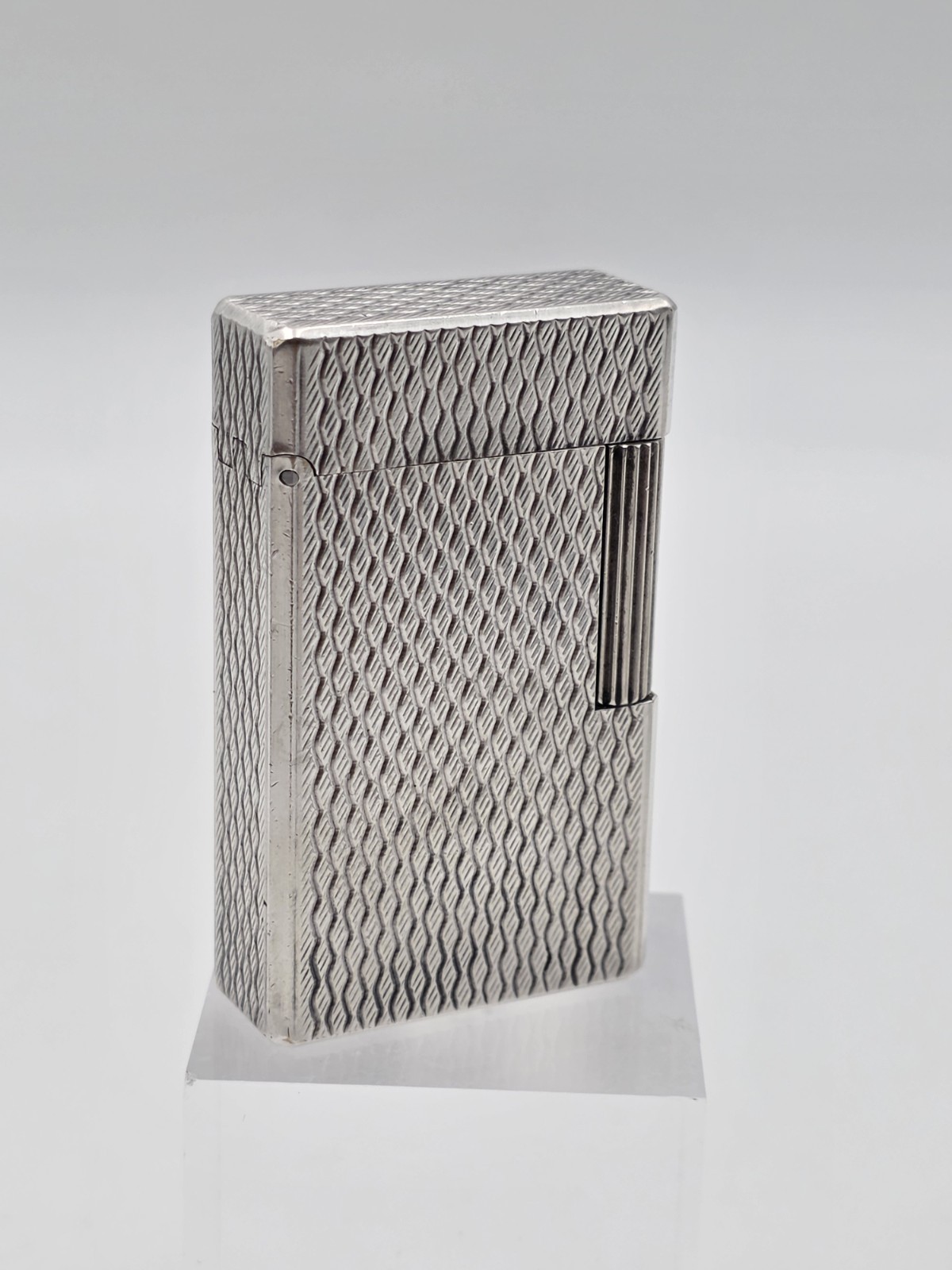 Rare Vintage S.T. Dupont Ligne 1 Silver Plated Lighter Wave Patern France Luxury Rare Vintage S.T. Dupont Ligne 1 Silver Plated Lighter Wave Patern France Luxury