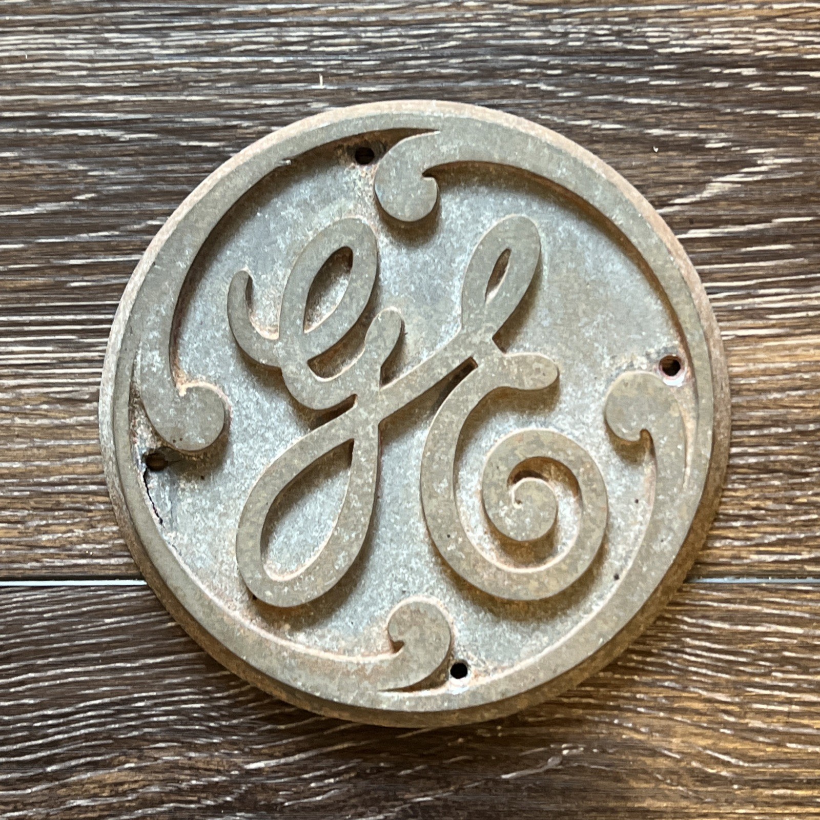 VINTAGE GE GENERAL ELECTRIC CAST ALUMINUM EMBLEM  6” Diameter Nameplate 143508-D
