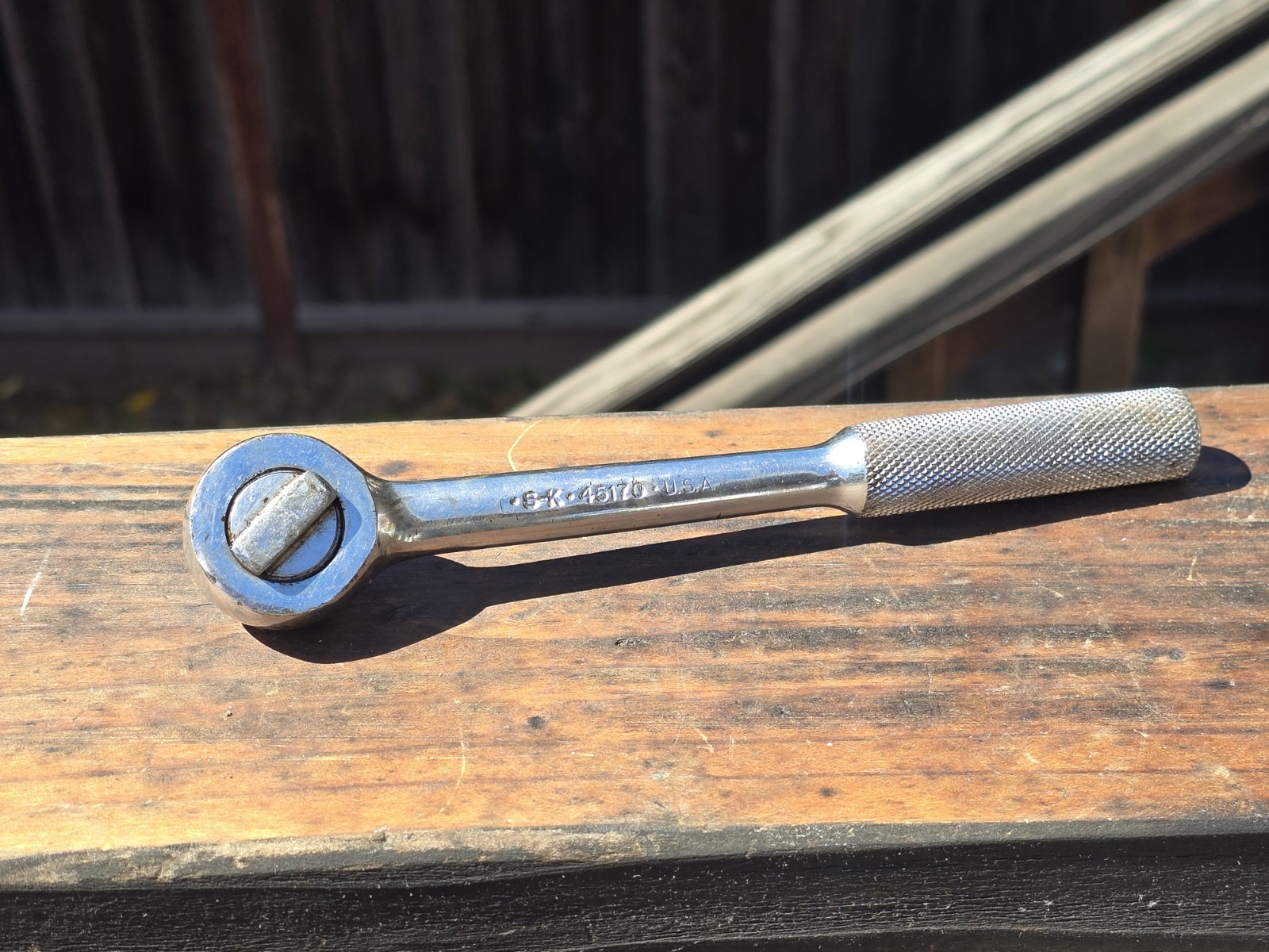 Vintage S-K 45170 3/8 Drive Round Head Ratchet Knurled Handle Made in USA