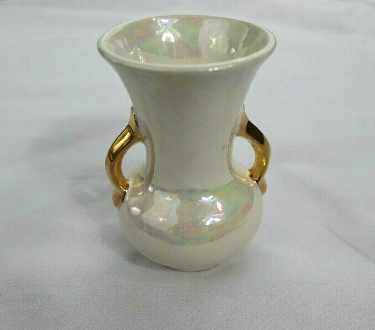 Pearl China Hand Decorated 22 Kt Gold Small Medium Shelf Vase 5.5\