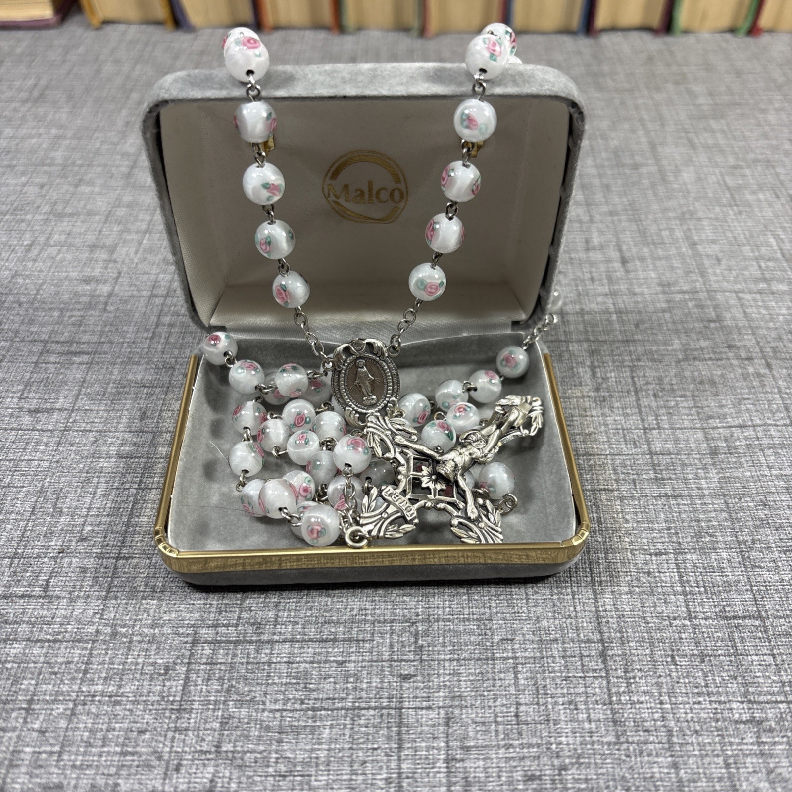 VTG MALCO STERLING SILVER WHITE GLASS BEADS W/ROSES