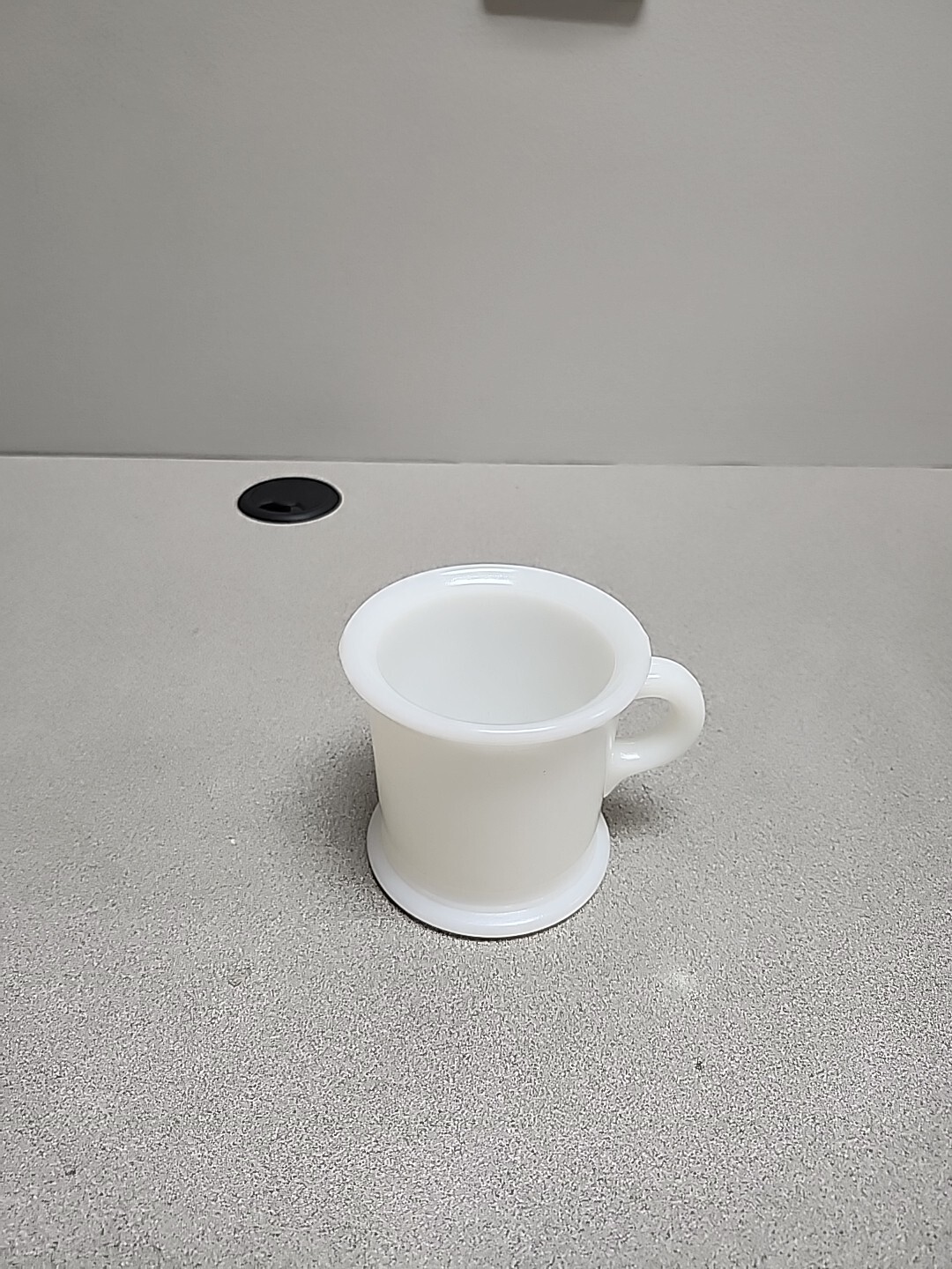 Vintage ANCHOR HOCKING White Milk Glass Shaving Mug w/ C Handle