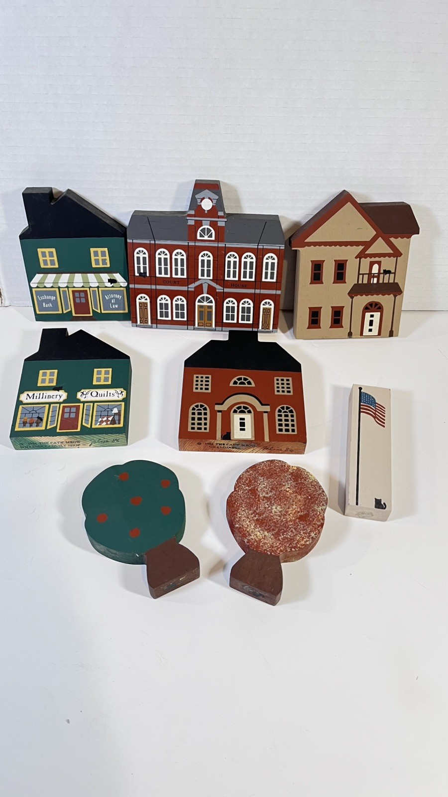 Vintage Cat\'s Meow Village 1984-1990\'s Series II Set House Lot 8 pc Trees Flag