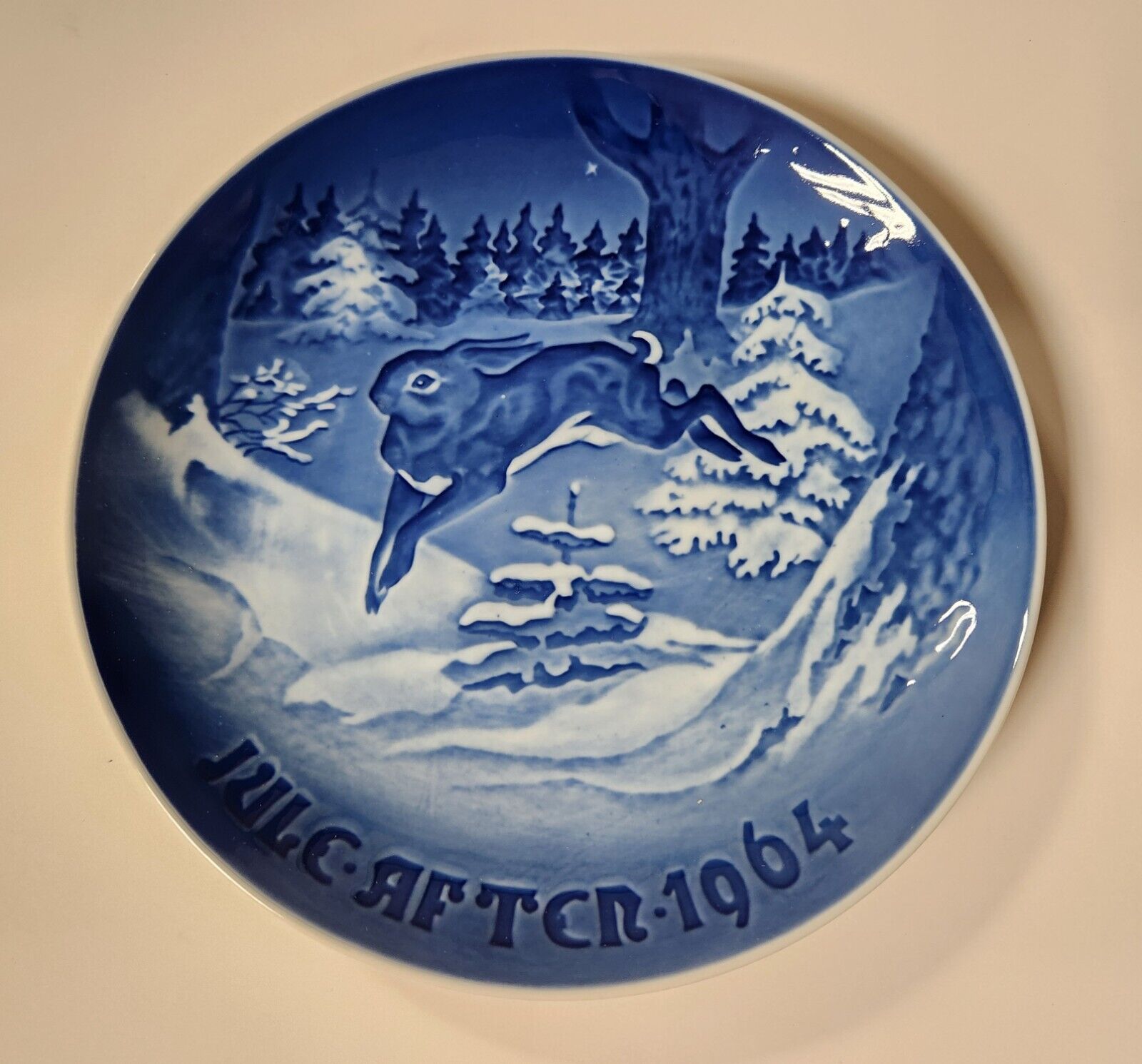 1964 Bing and Grondahl Collector’s Christmas Plate – The Fir Tree & Hare