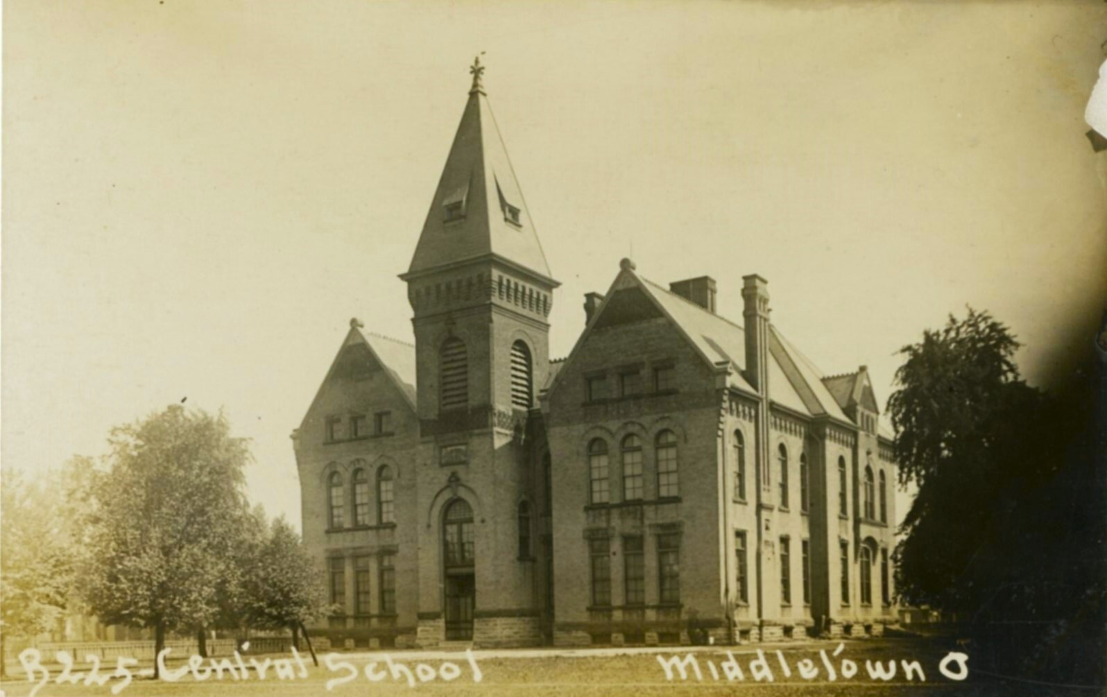 B225 RPPC - CENTRAL SCHOOL MIDDLETOWN, OHIO - LEITER POST CARD CO.