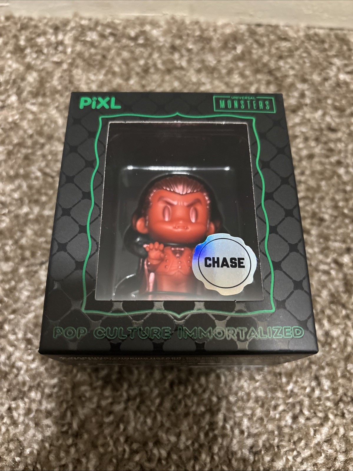 ThrillJoy PIXL Universal Monsters Dracula Chase With Sleeve. ThrillJoy PIXL Universal Monsters Dracula Chase With Sleeve.