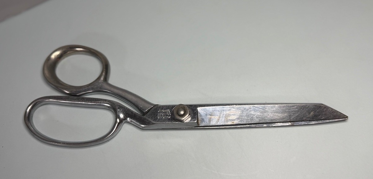 VINTAGE Krusius Gazelle 8” GERMANY SCISSORS Sewing Scissors Clean Sharp