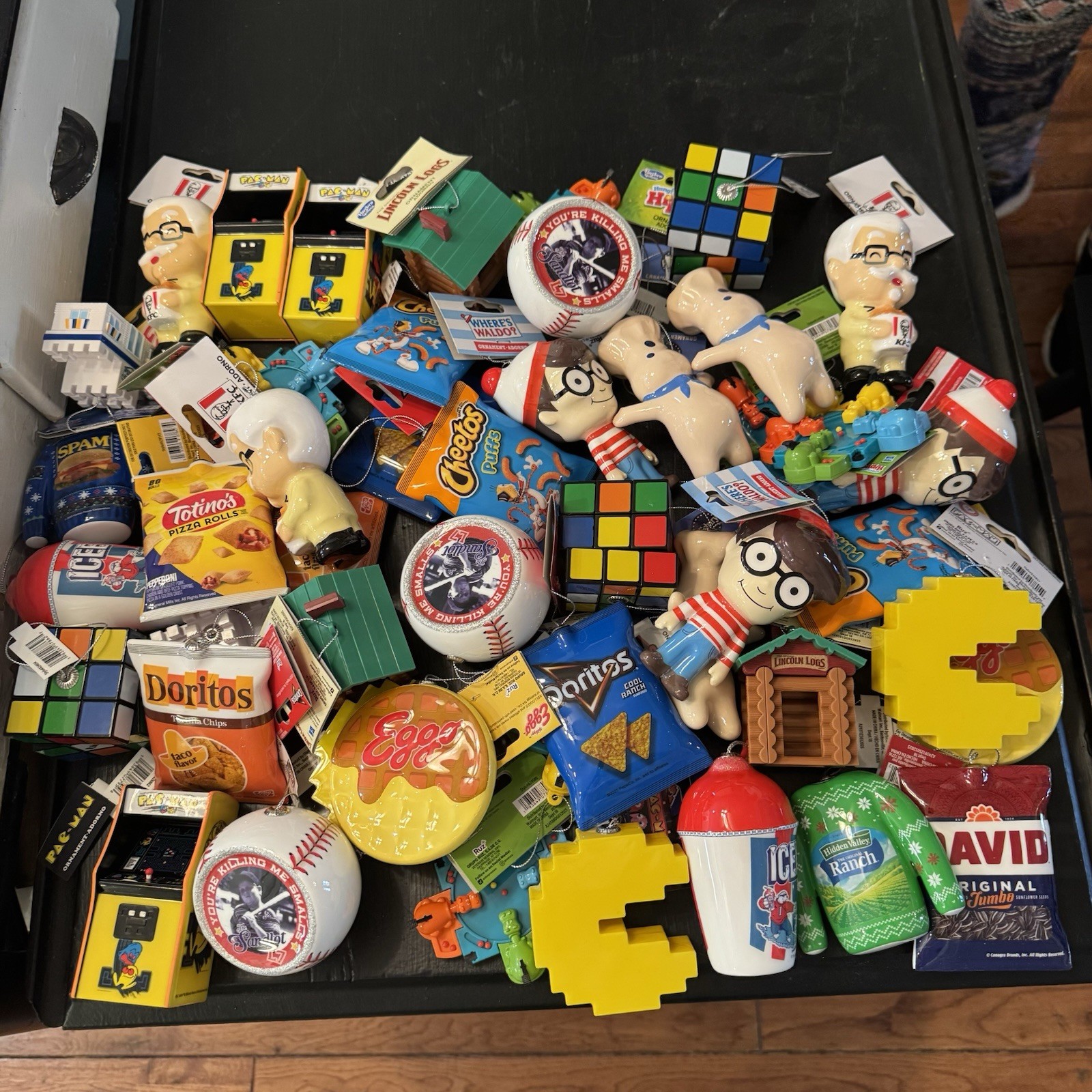 Ruz Ornament Lot of 48 Pringles Reese's Doritos Twizzlers White Castle Pac-Man.. Ruz Ornament Lot of 48 Pringles Reese's Doritos Twizzlers White Castle Pac-Man..