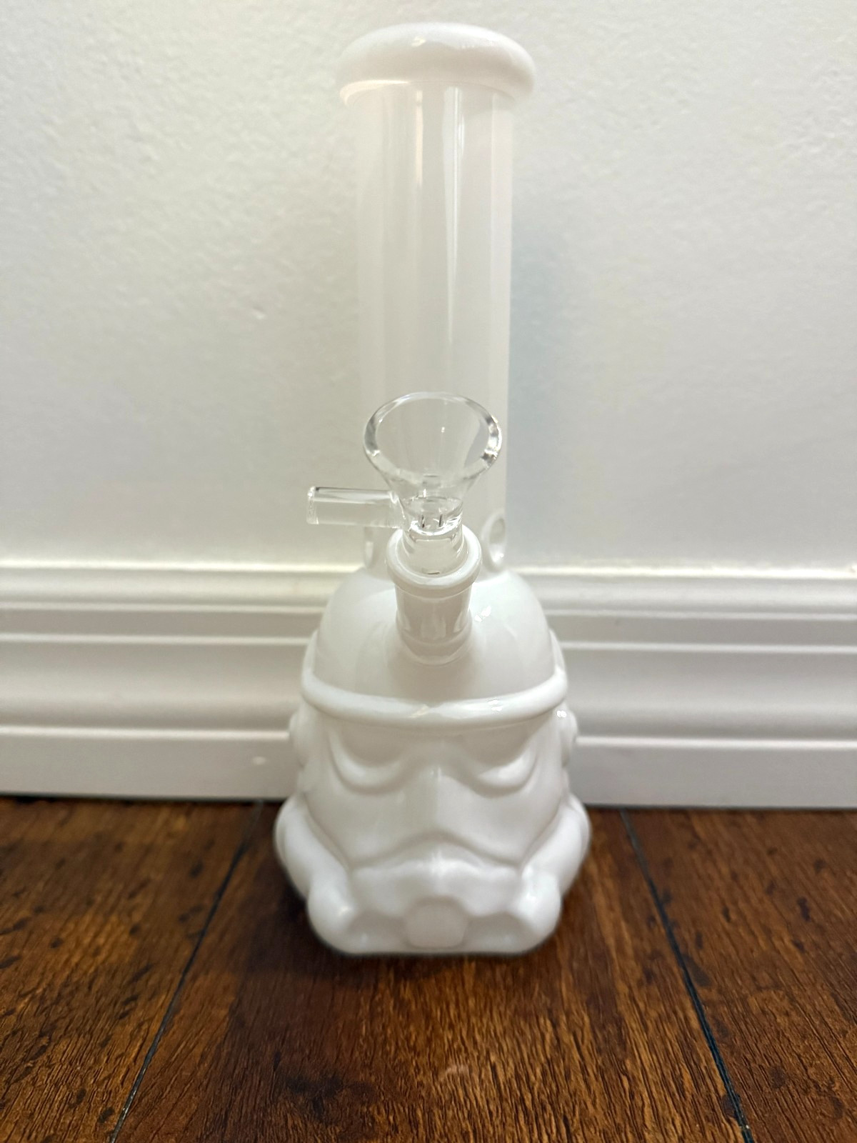 8.5” Premium Glass Water Pipe White Stormtrooper Star Wars 14mm