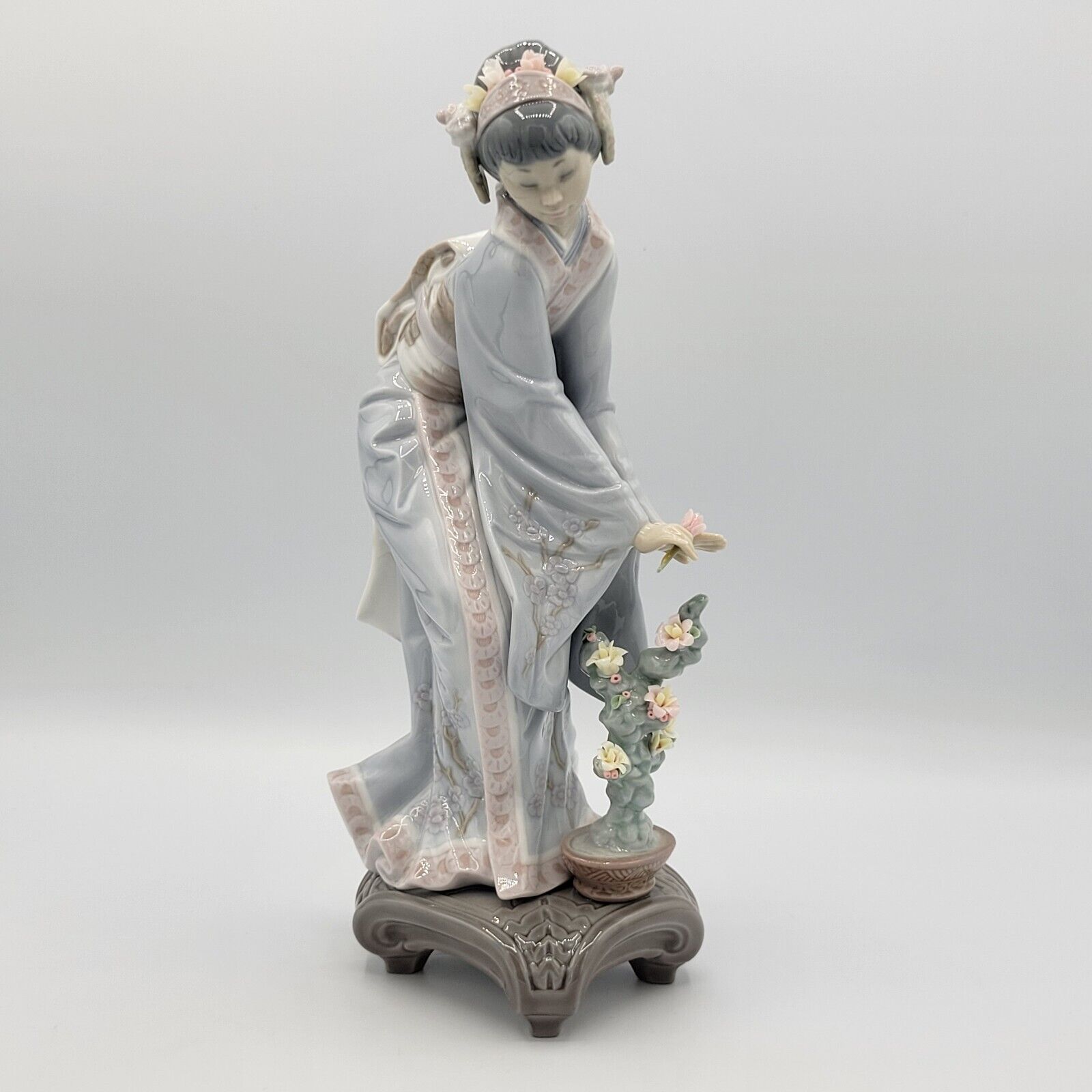 Lladro Figurine Mayumi Japanese Geisha Girl Flower Basket #1449 And Original Box