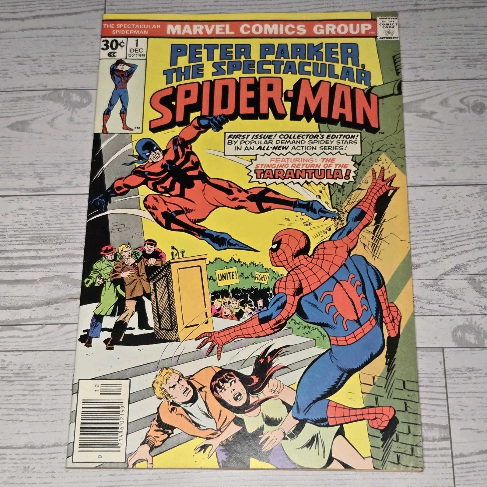 The Spectacular Spider-Man #1 Marvel Comics December 1976 VF/NM 